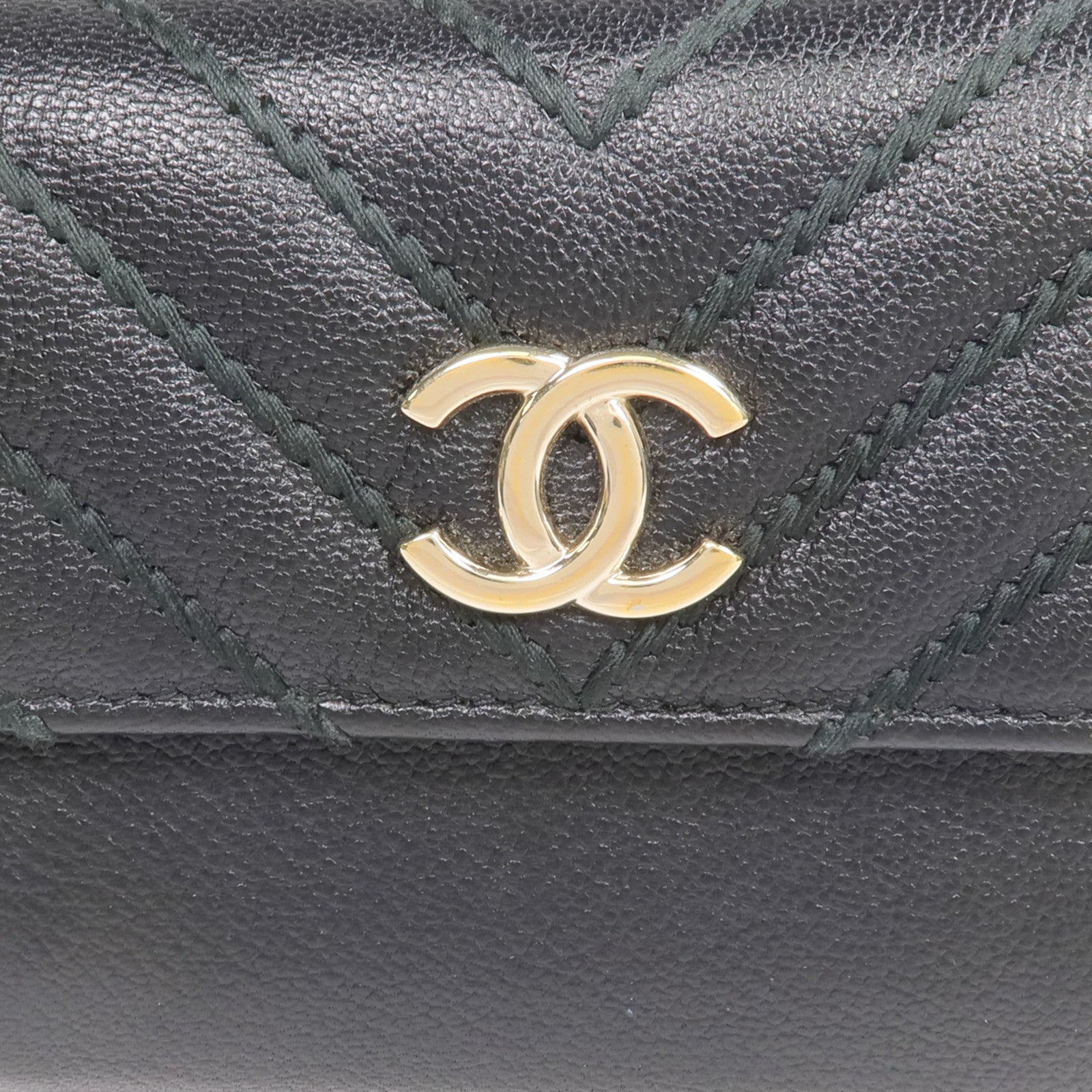 CHANEL 牛皮皮革Wallet金扣錢包