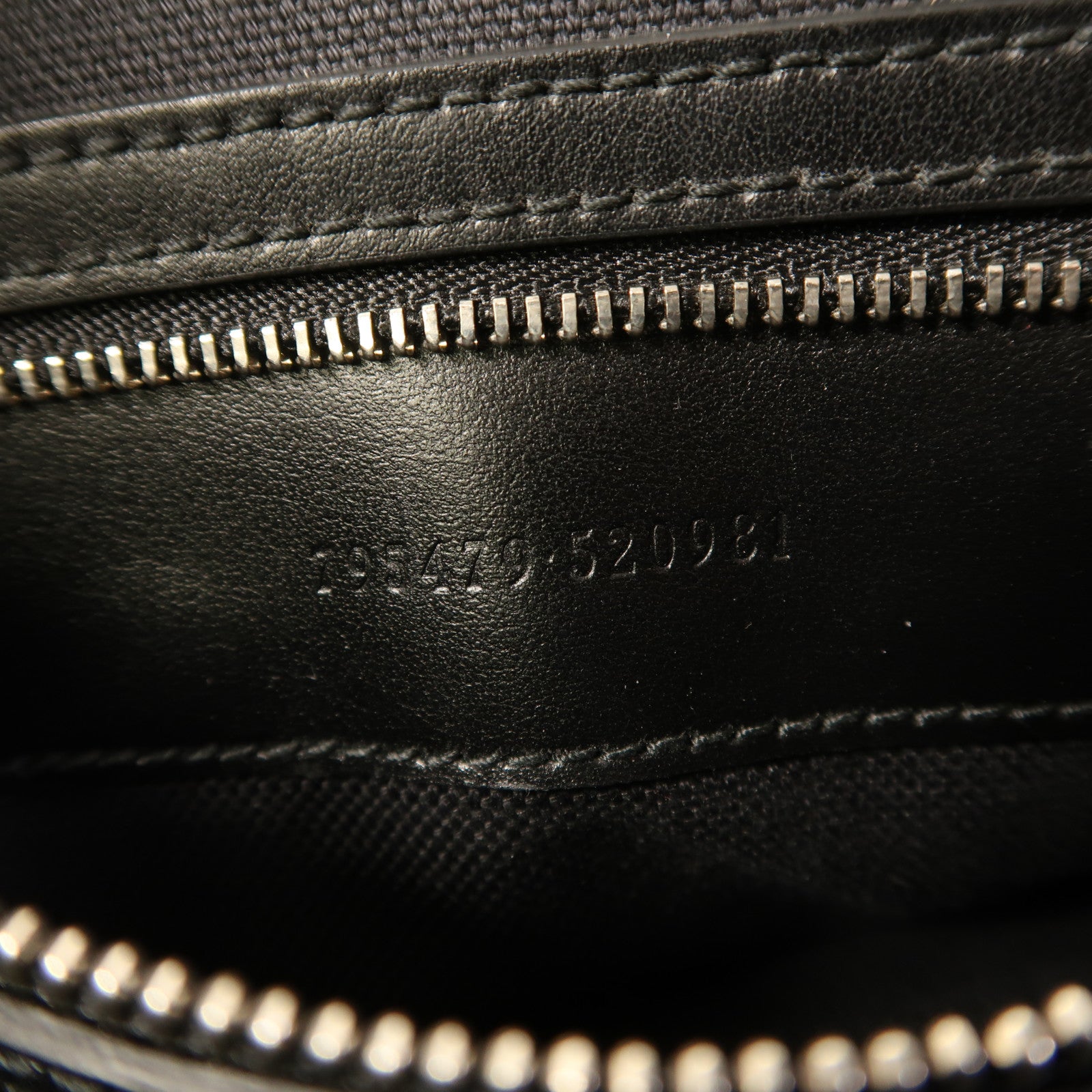 GUCCI 塗層帆布Crossbody Bag銀扣肩背袋