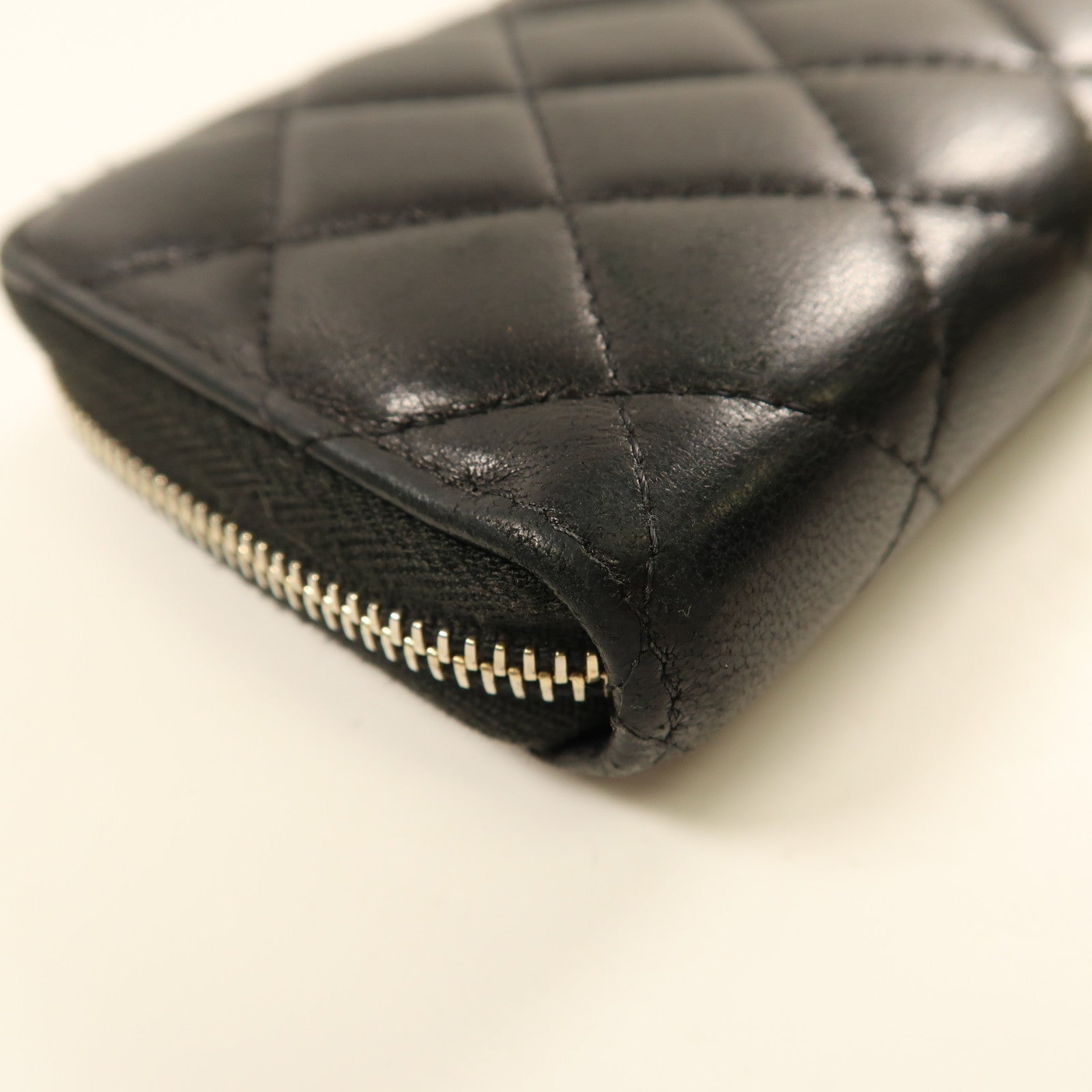 CHANEL 羊皮皮革Pouch Wallet金扣錢包黑色