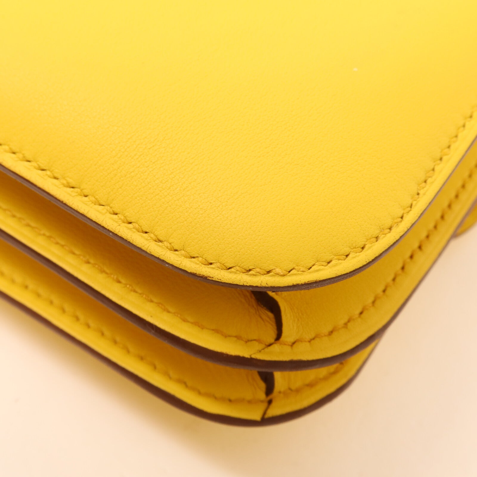 HERMES Swift皮革Constance Mini肩背袋Sun