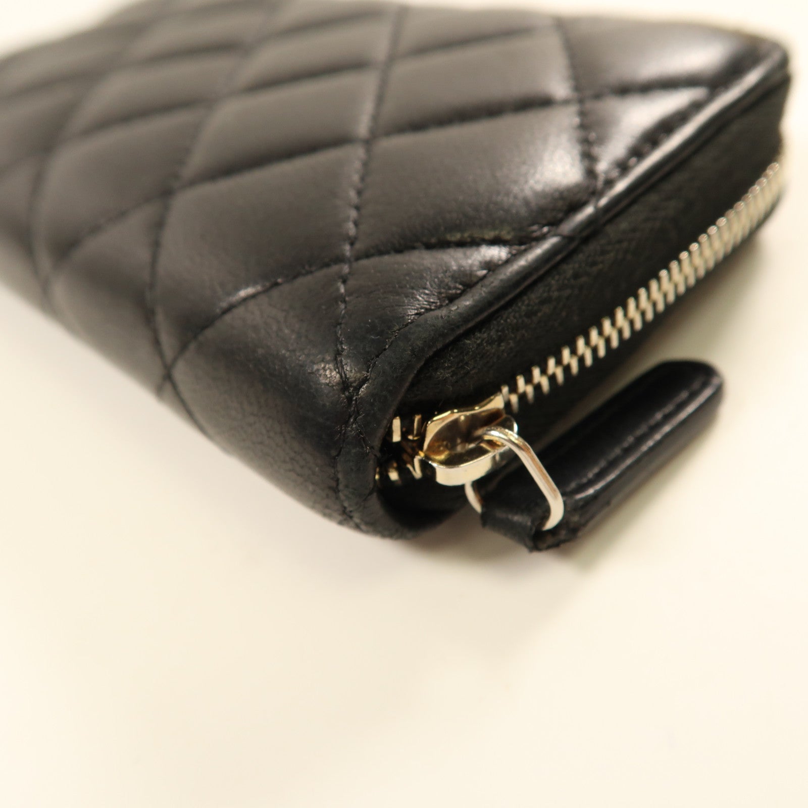 CHANEL 羊皮皮革Pouch Wallet金扣錢包黑色