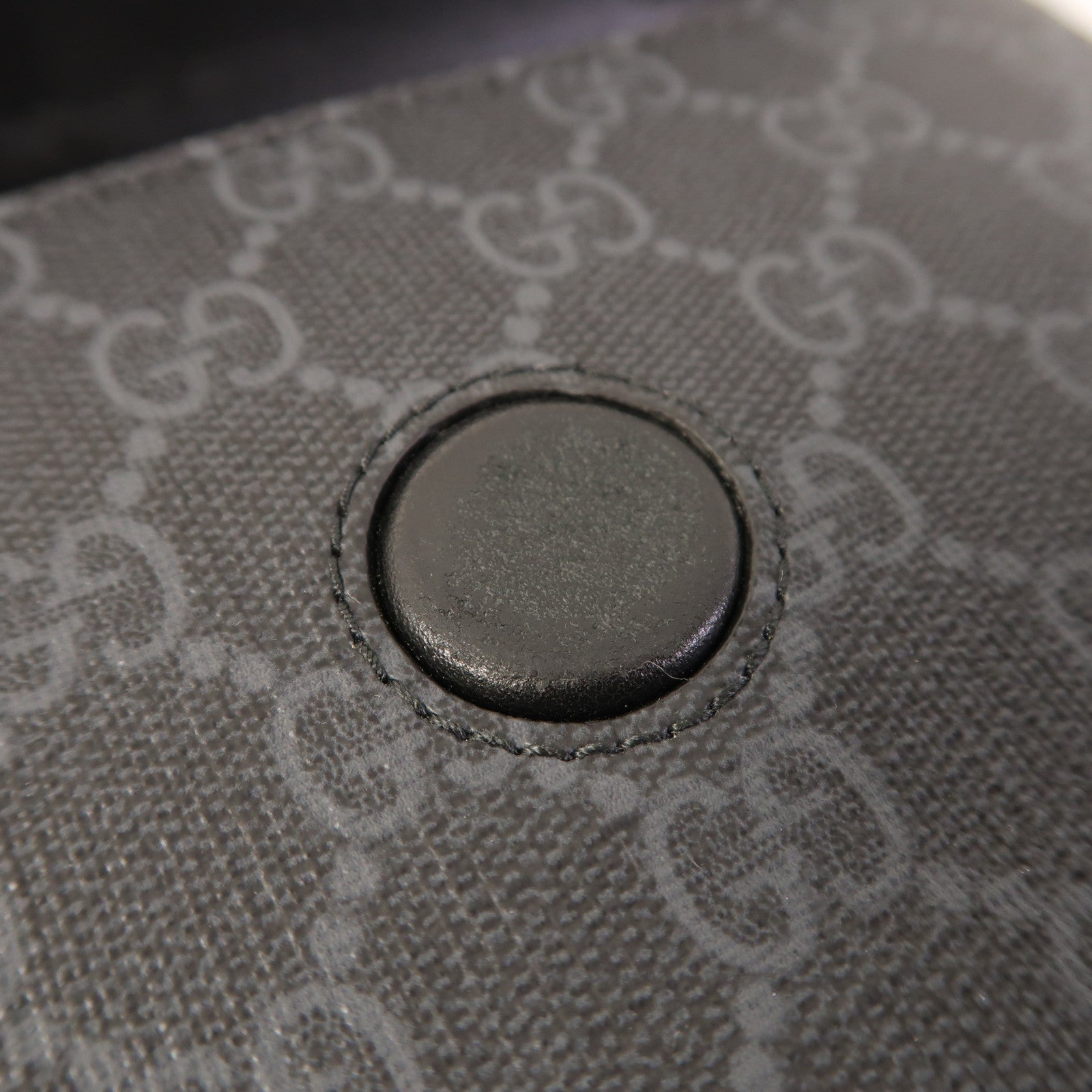 GUCCI 塗層帆布Crossbody Bag銀扣肩背袋