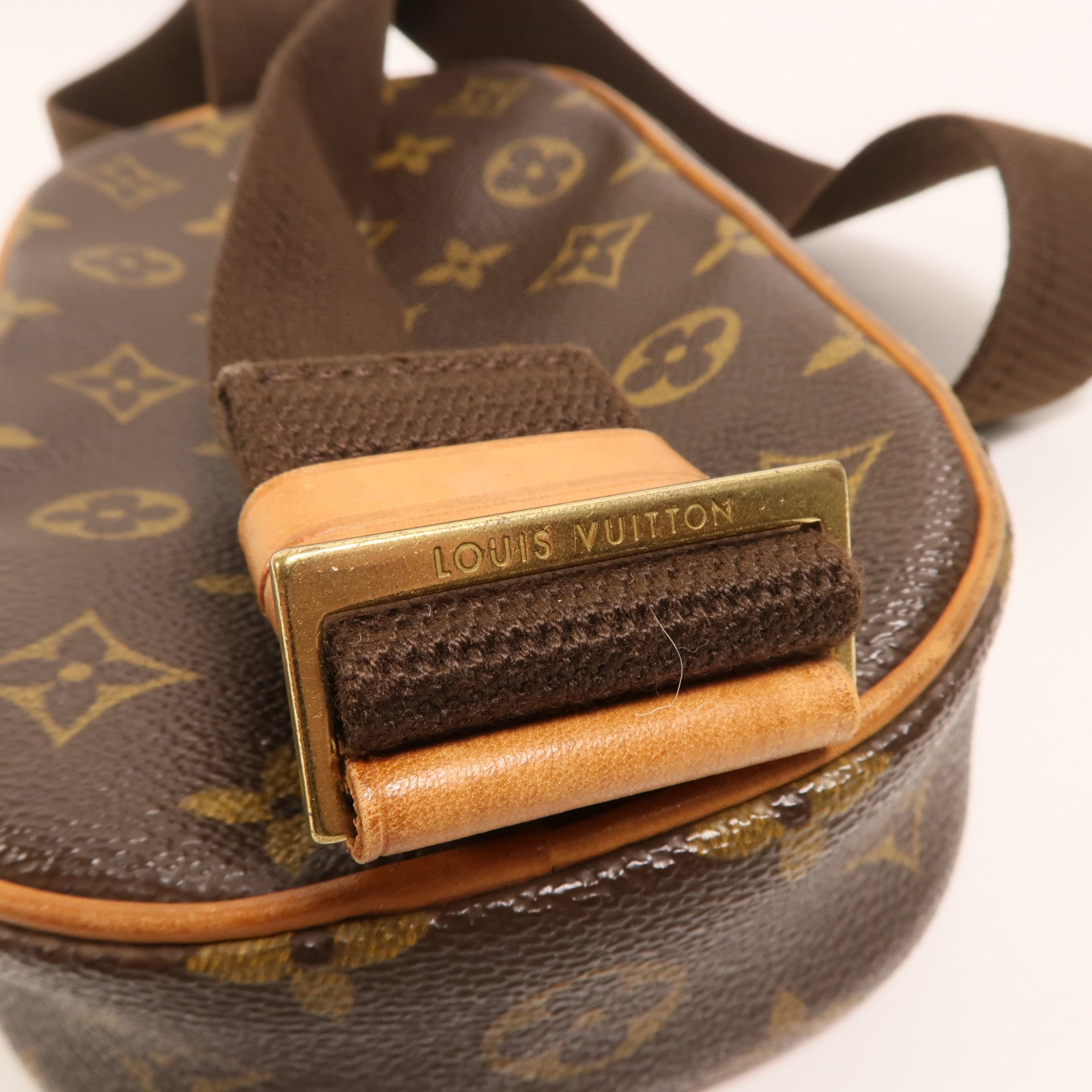 LOUIS VUITTON Monogram Pochette Gange金扣肩背袋