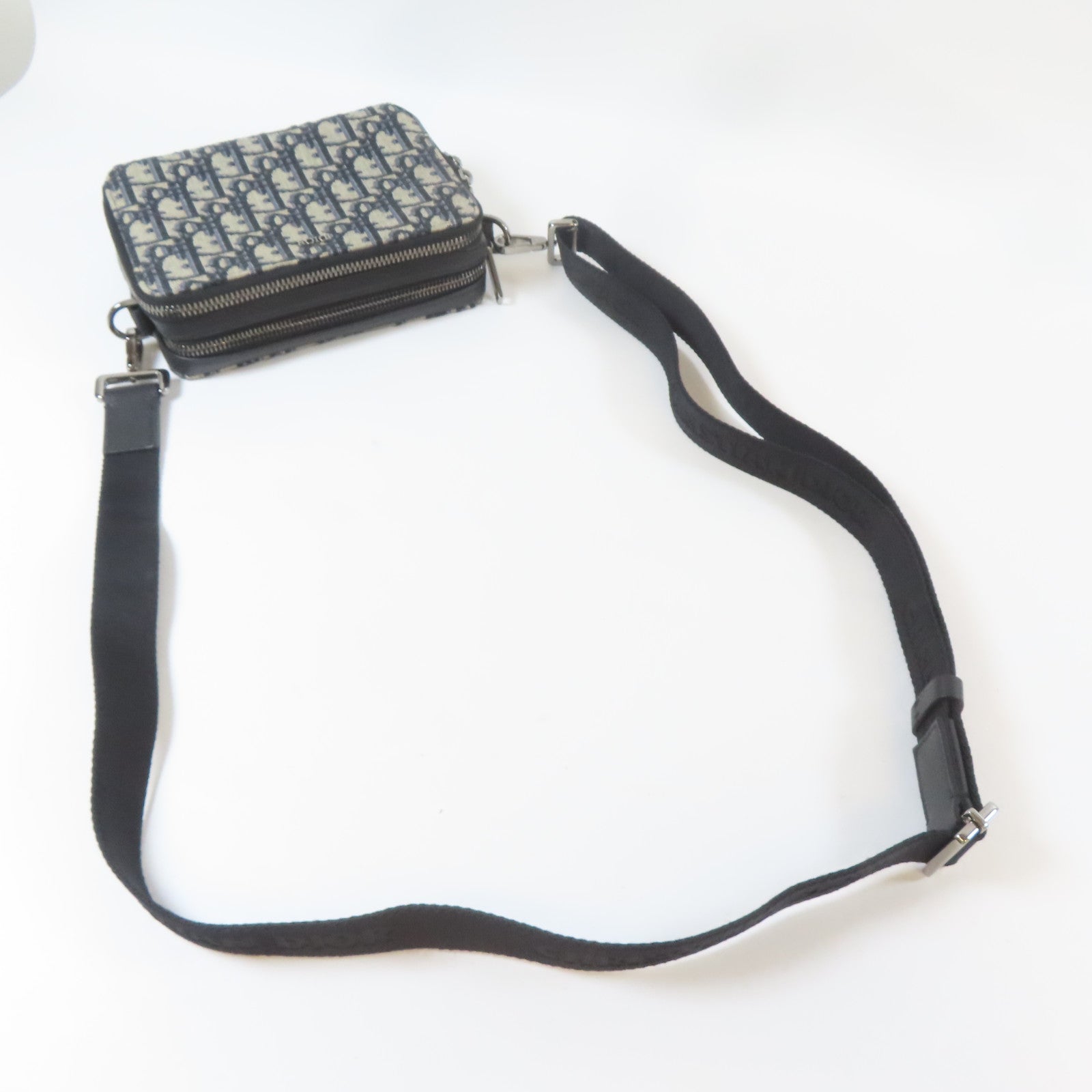 Dior 帆布Essentials Bag銀扣肩背袋米色/藍色