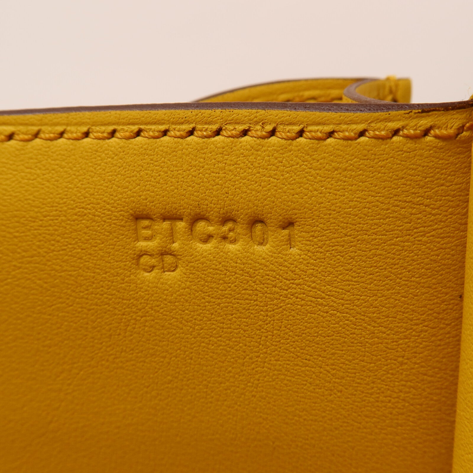 HERMES Swift皮革Constance Mini肩背袋Sun