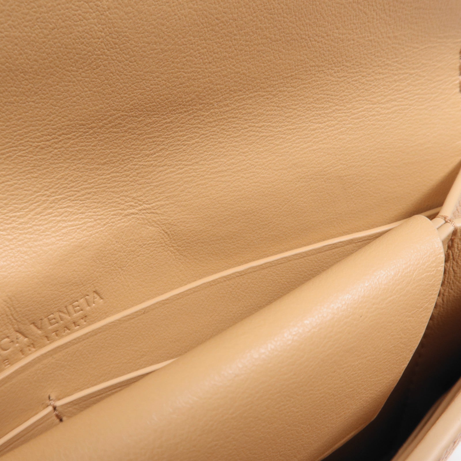 BOTTEGA VENETA 牛皮皮革Wallet金扣錢包