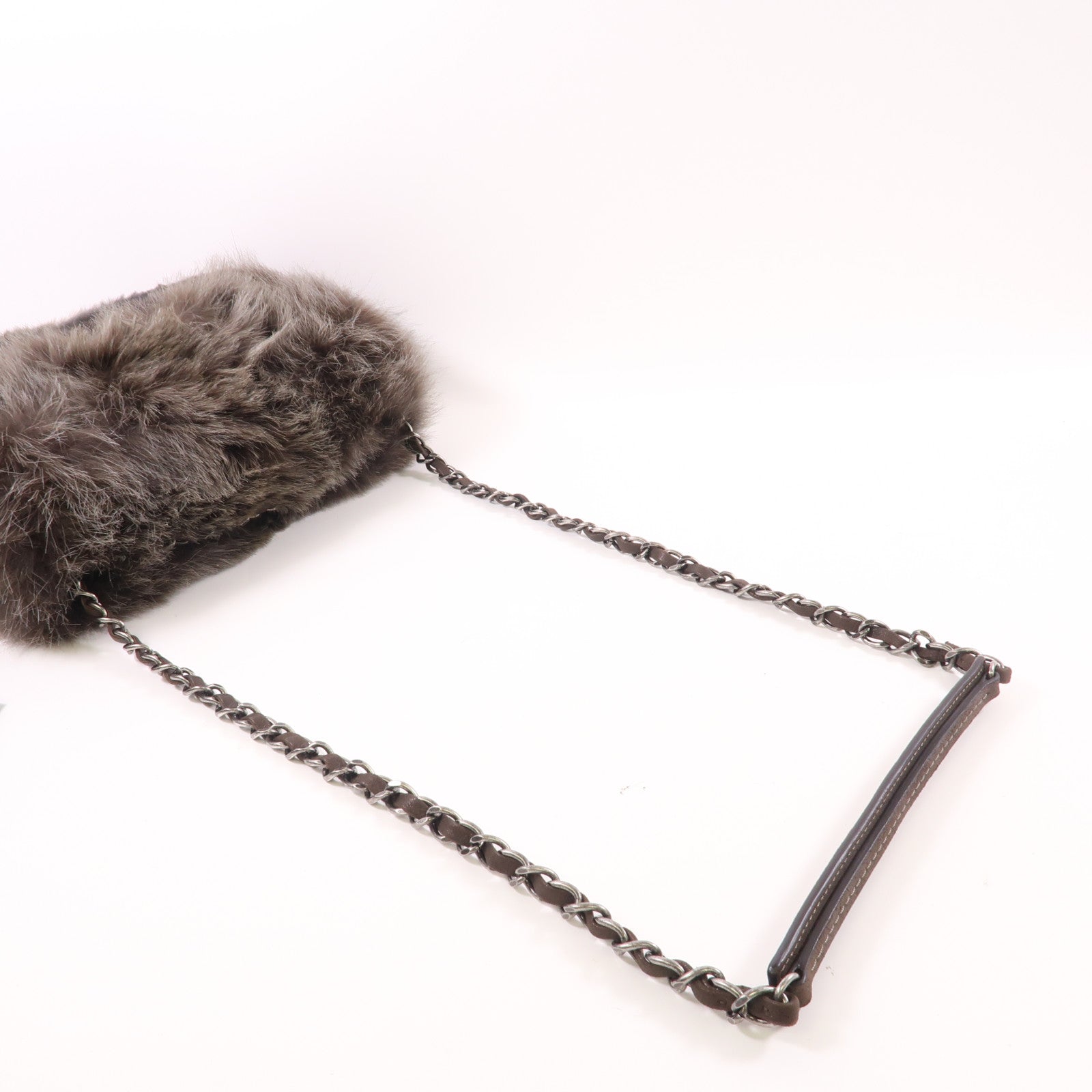 CHANEL 毛皮Fur CC Flap銀扣肩背袋灰色