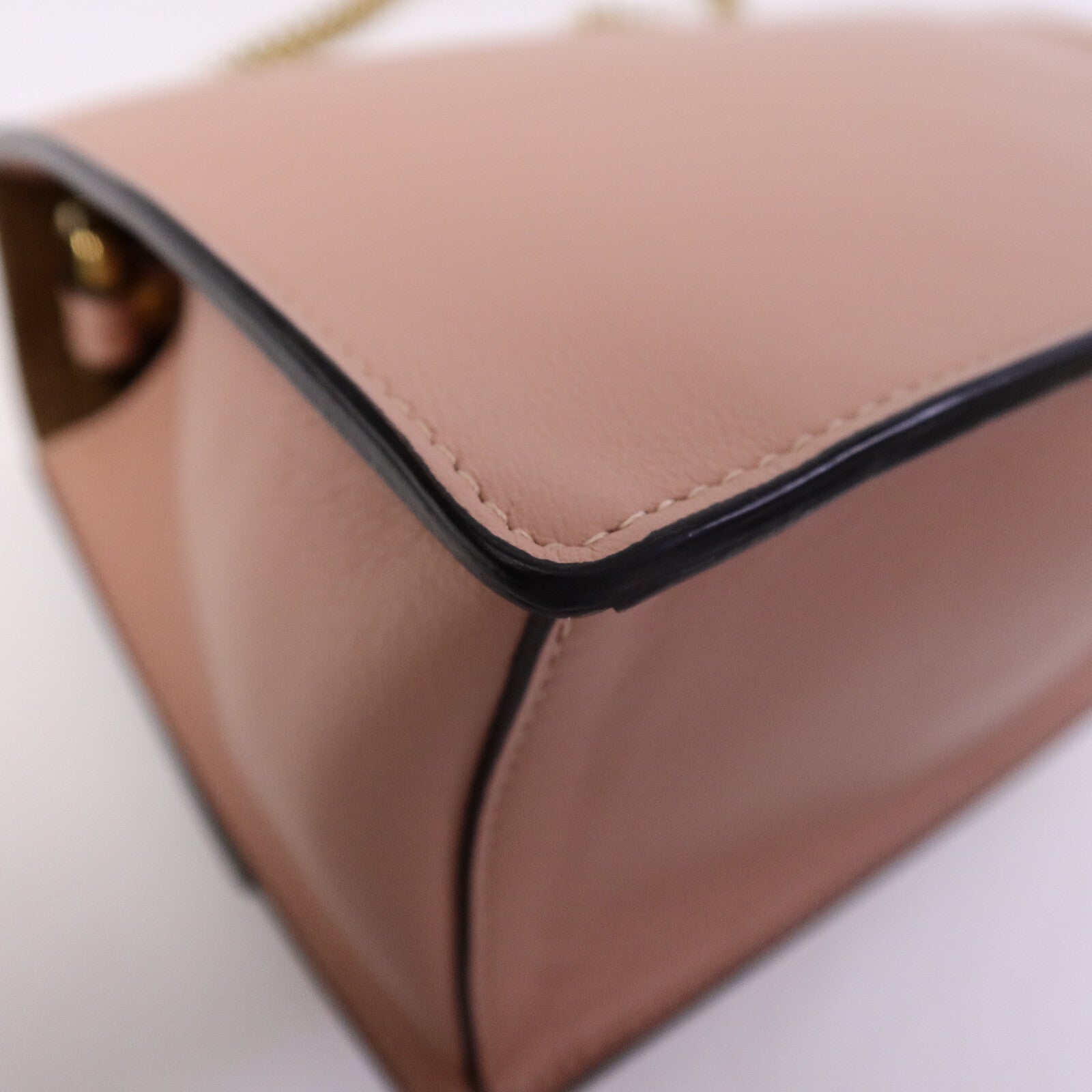 FENDI 羊皮皮革Kan U Shoulder Bag鏈帶肩背袋