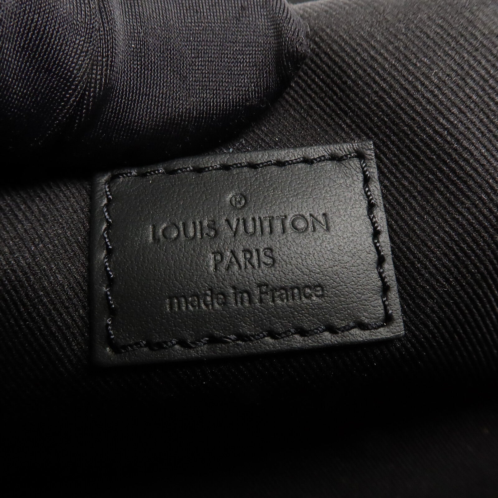 LOUIS VUITTON Monogram Taurillon Steamer Wearable Wallet扣肩背袋