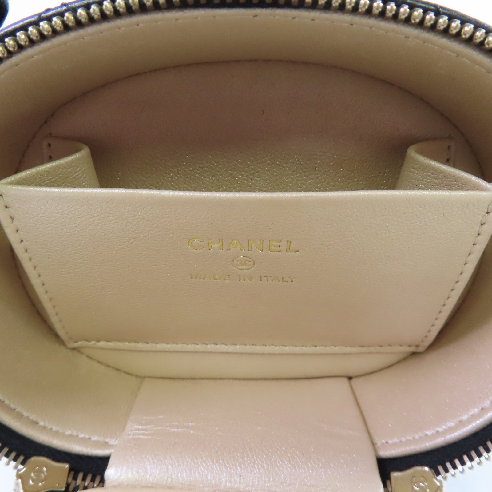 CHANEL 【激減優惠】菱格牛皮皮革Hand Bag金扣手挽袋黑色