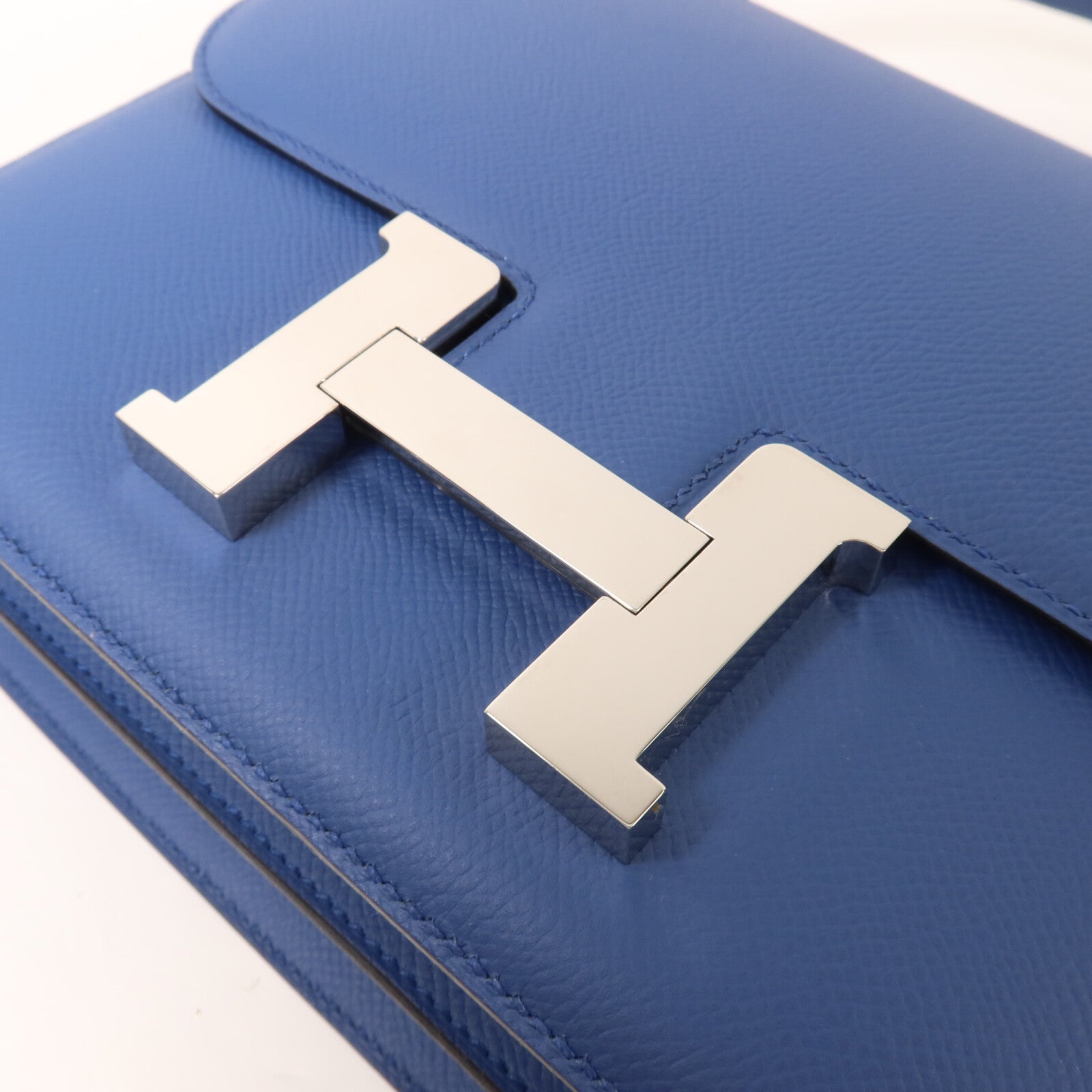 HERMES Epsom皮革Constance 24肩背袋Blue Agate/Gris Mouette