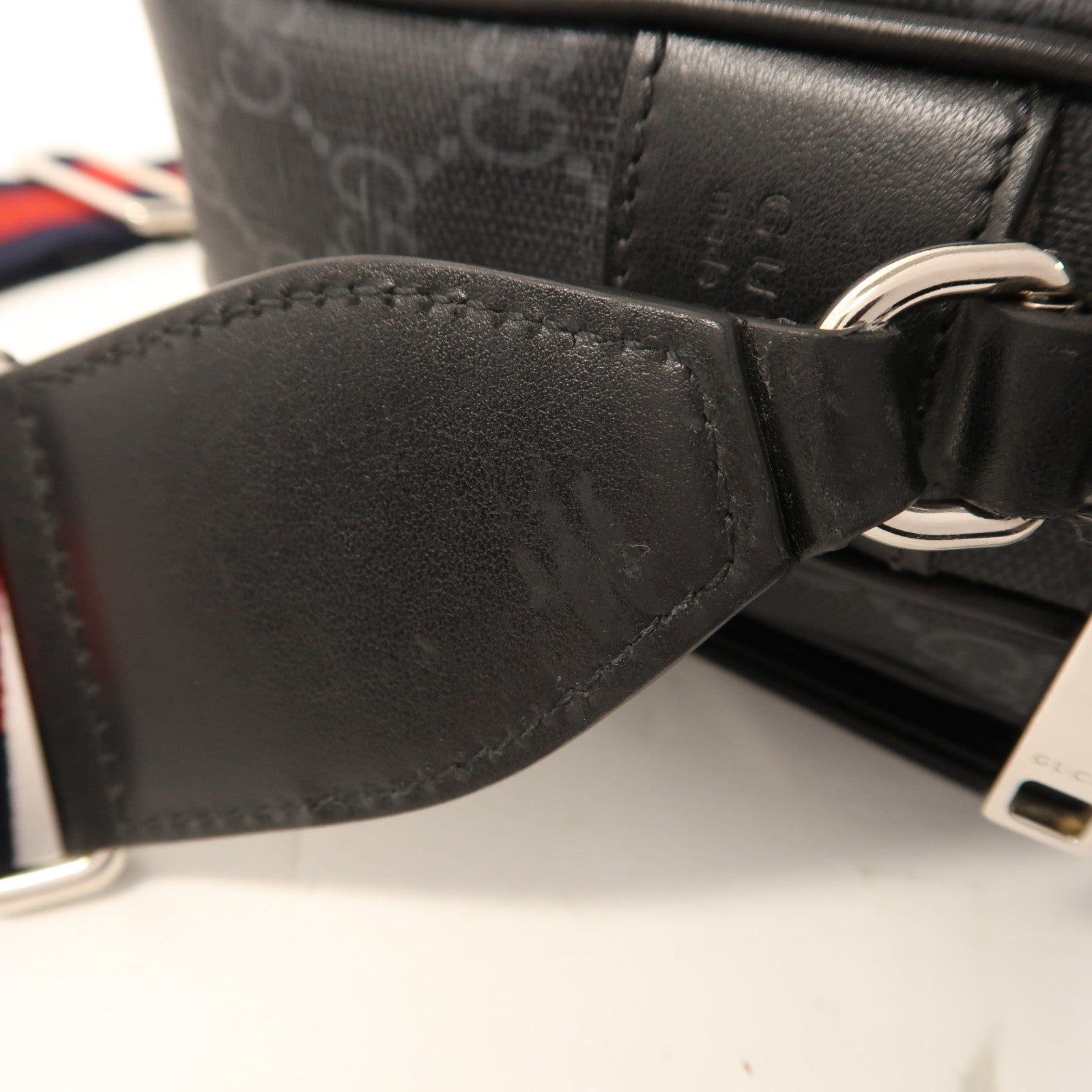 GUCCI 塗層帆布Crossbody Bag銀扣肩背袋