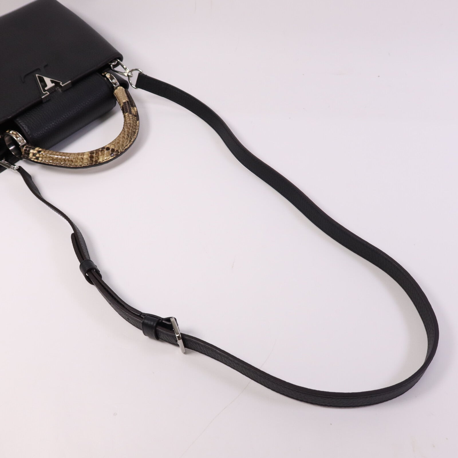 LOUIS VUITTON 【激減優惠】Taurillon/蛇皮皮革Capucines BB銀扣肩背袋