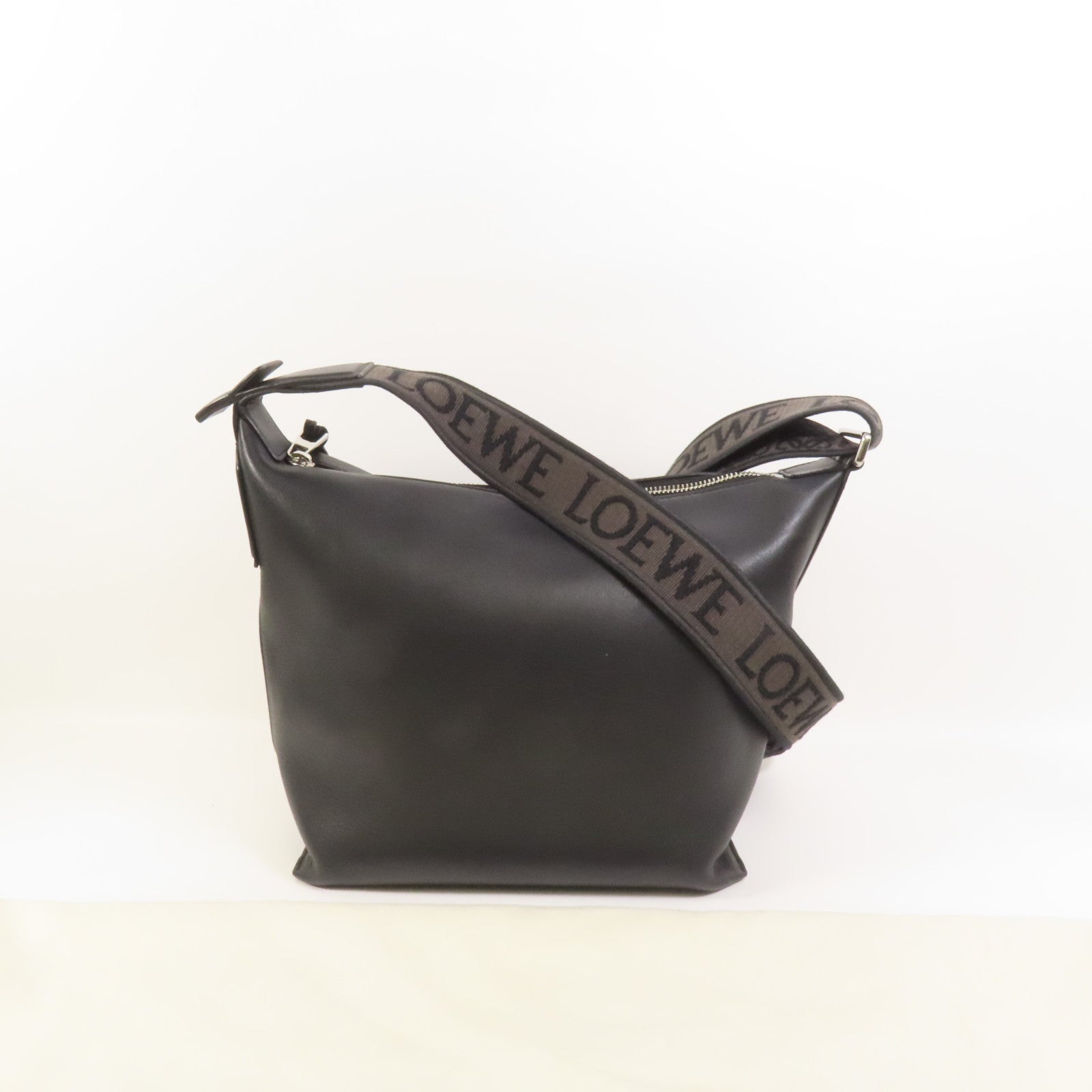 LOEWE 【激減優惠】牛皮皮革Cubi肩背袋