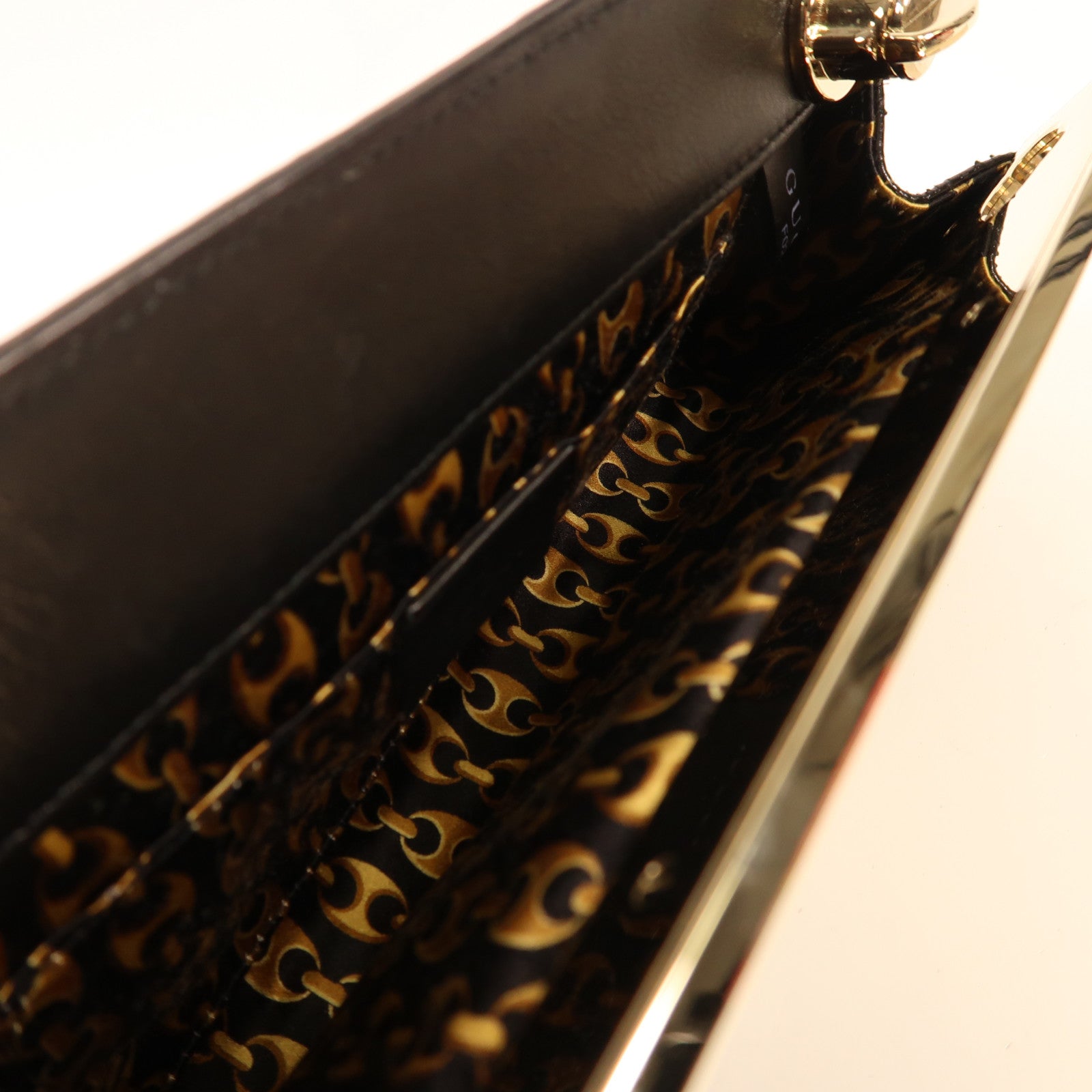 GUCCI 蛇皮皮革Clutch銀扣手拿包