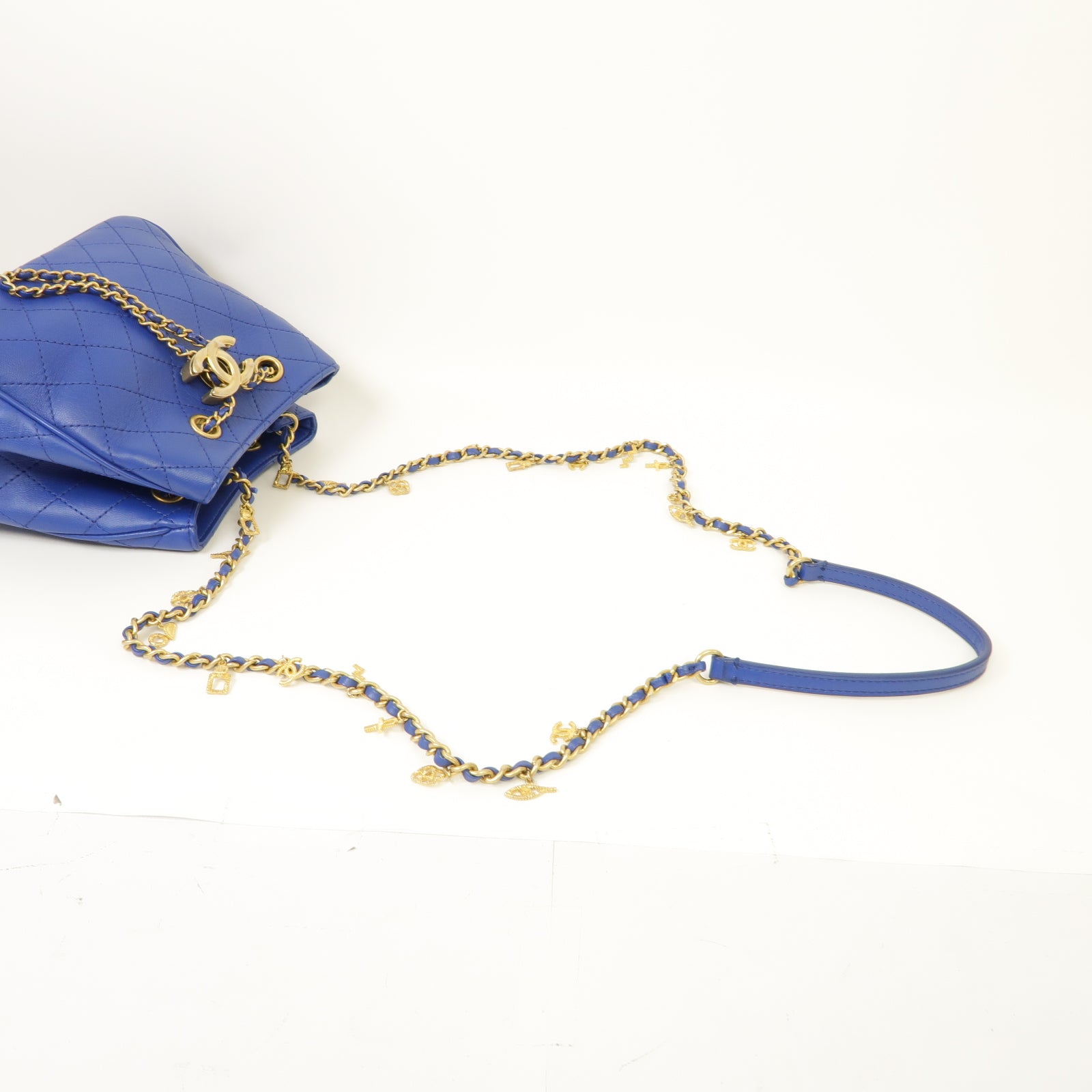 CHANEL 【激減優惠】菱格牛皮皮革Egyptian Amulet金扣鏈帶肩背袋藍色