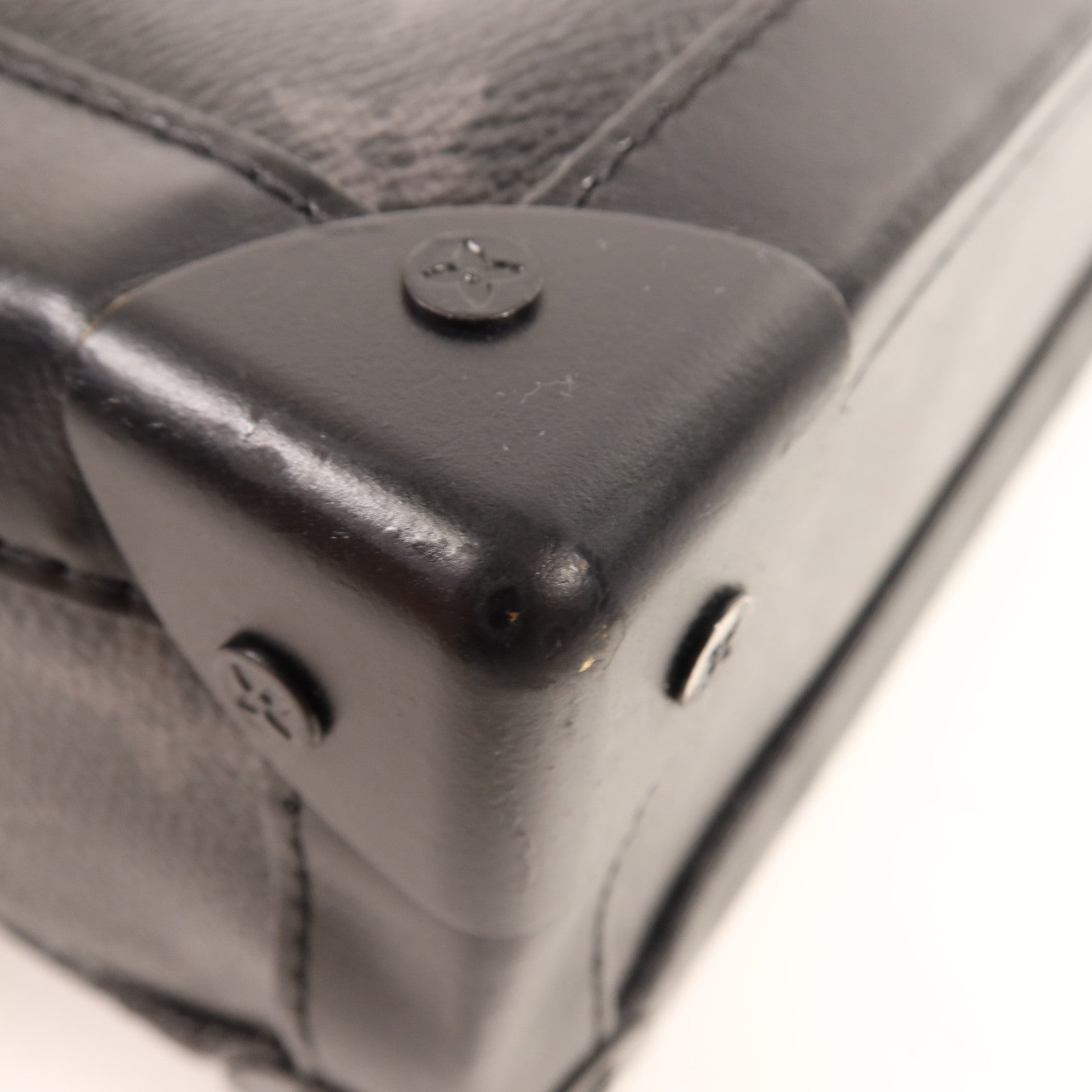 LOUIS VUITTON Monogram Eclipse Soft Trunk肩背袋