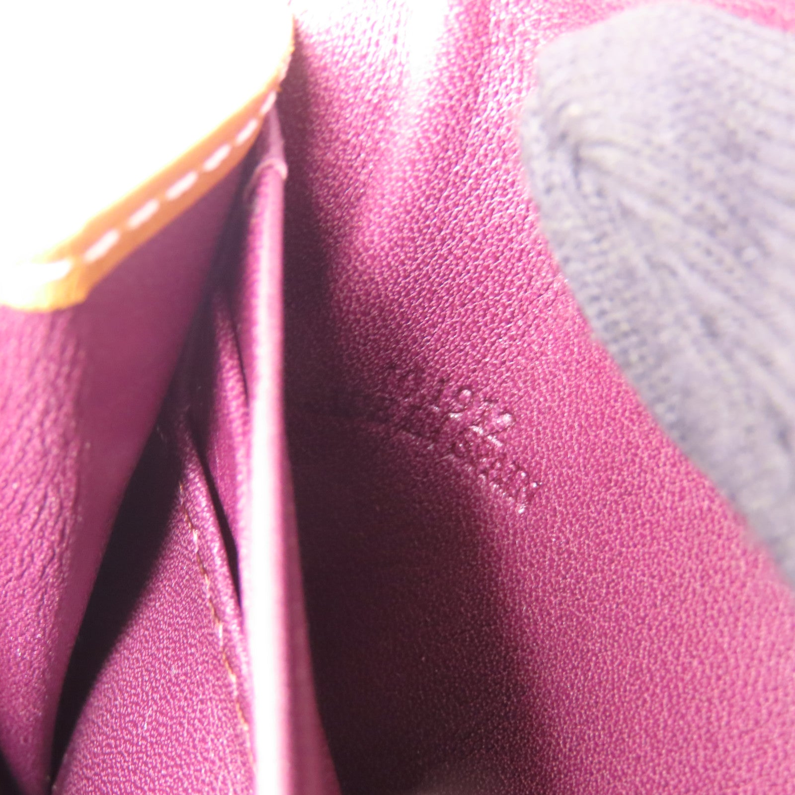 LOEWE【激減優惠】 牛皮皮革Shoulder Bag金扣肩背袋