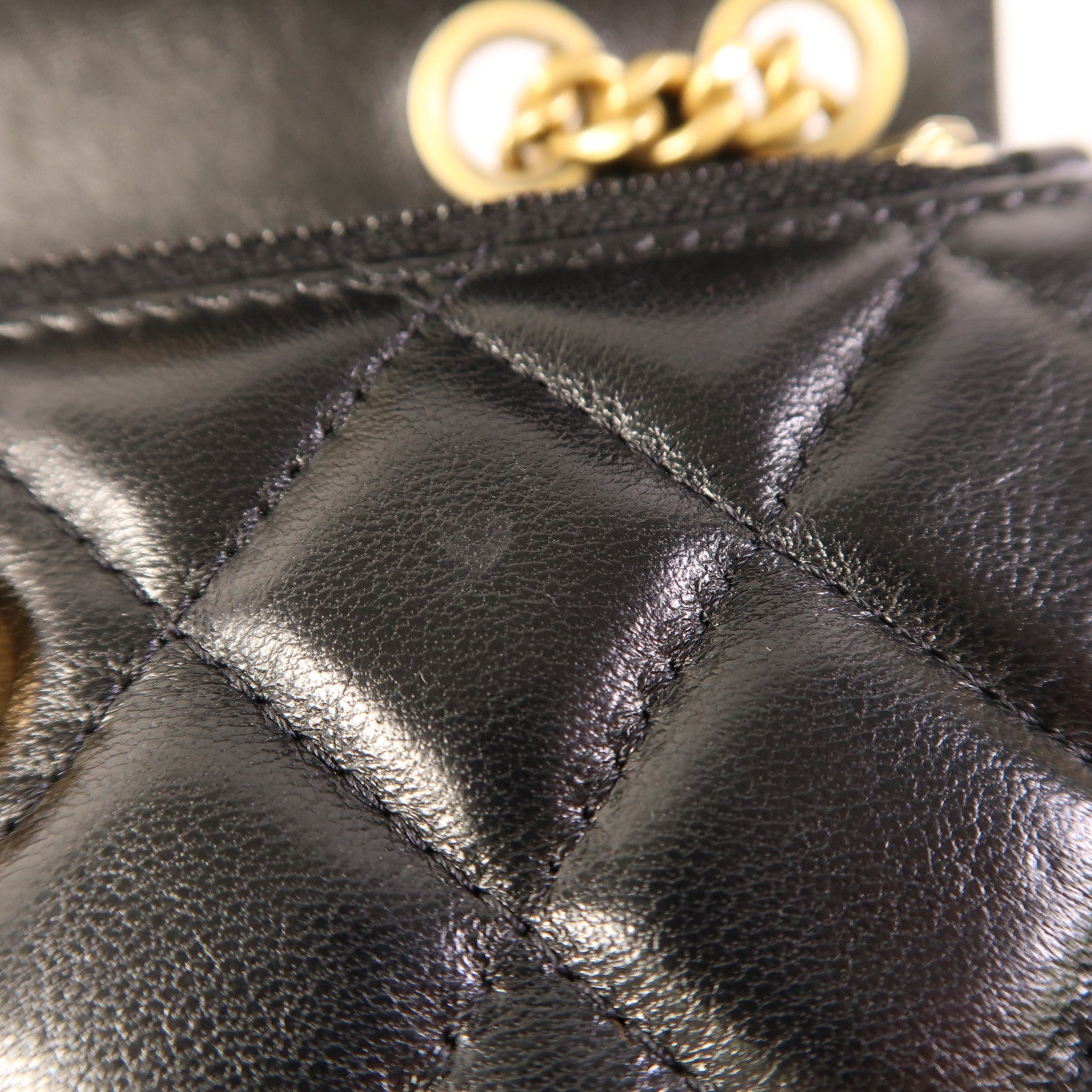 CHANEL 羊皮皮革Flap Phone Holder金扣鏈帶肩背袋