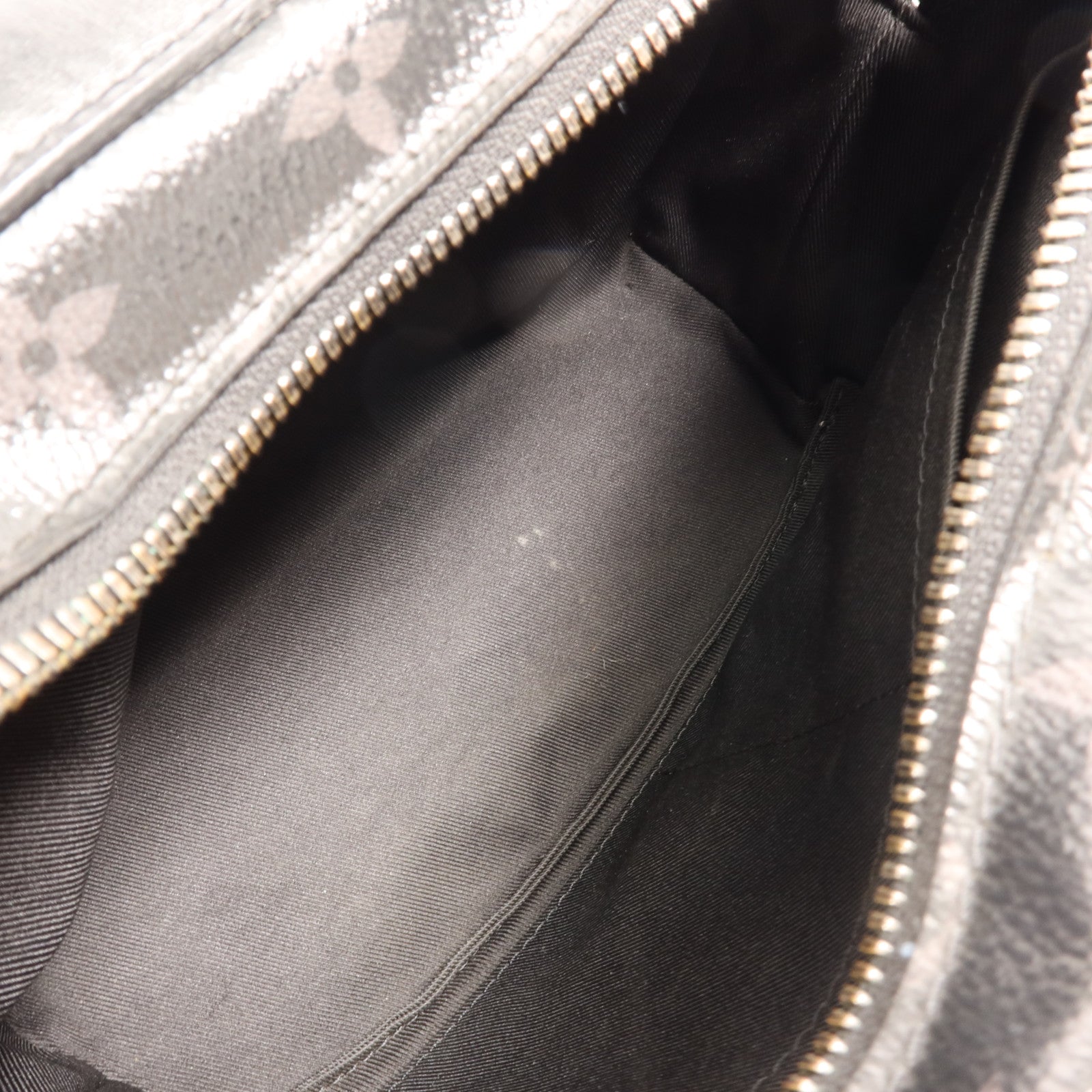 LOUIS VUITTON Monogram Eclipse Soft Trunk肩背袋