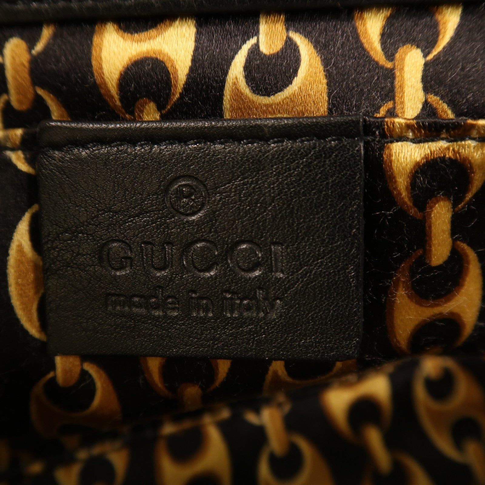 GUCCI 蛇皮皮革Clutch銀扣手拿包