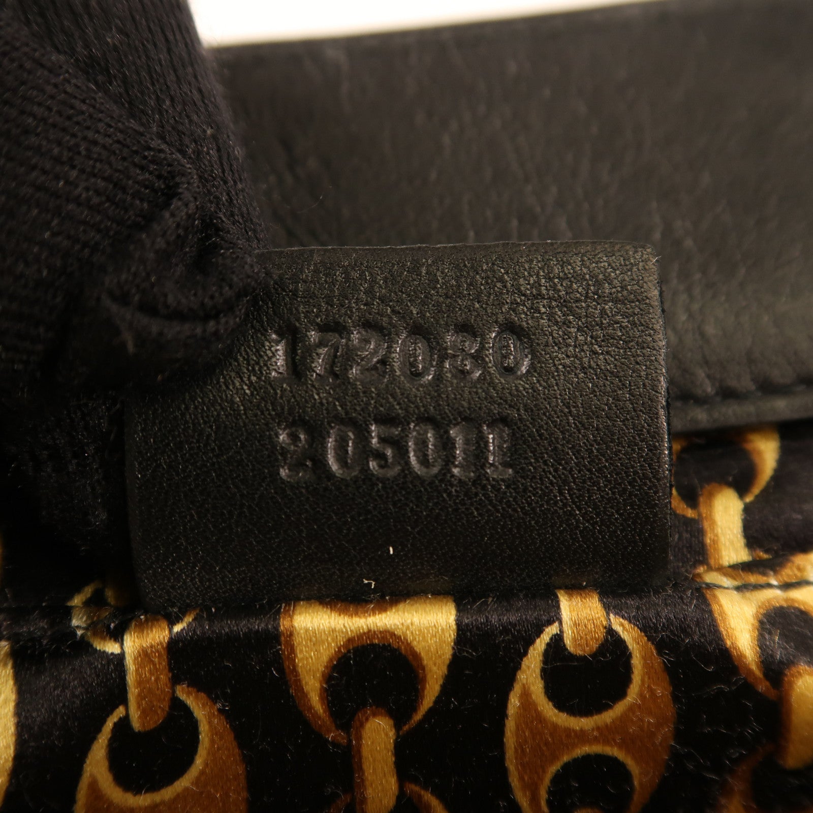 GUCCI 蛇皮皮革Clutch銀扣手拿包