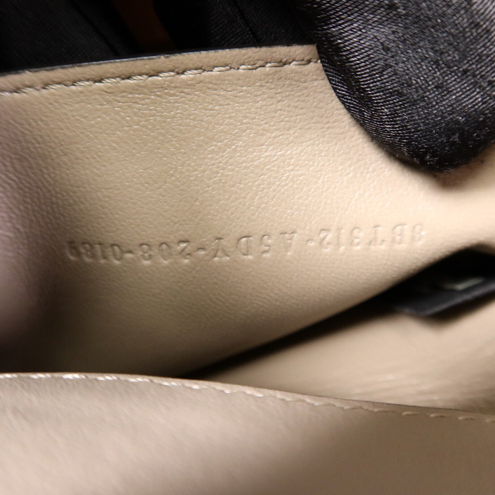 FENDI 羊皮皮革Kan U Shoulder Bag鏈帶肩背袋