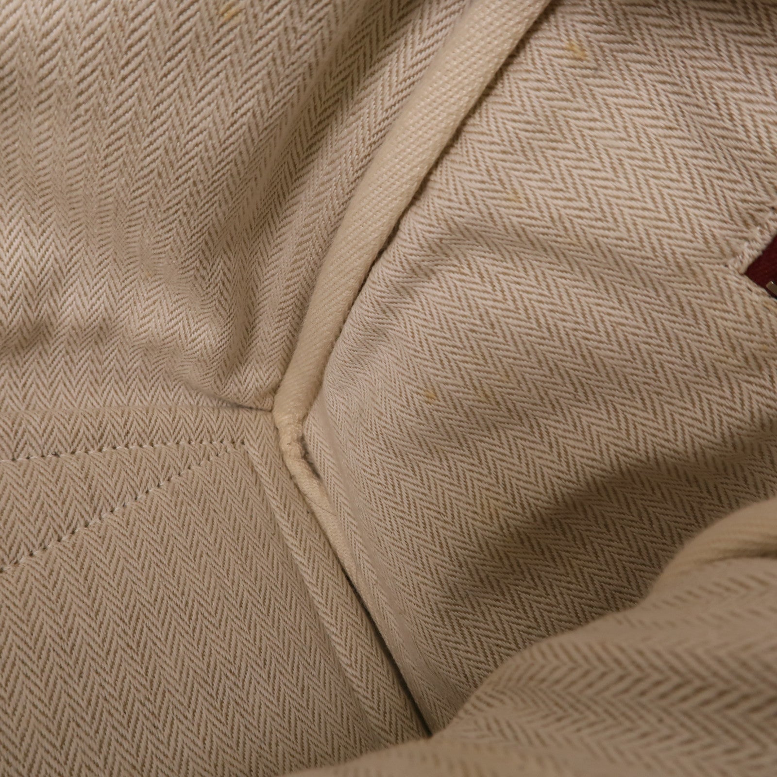 HERMES Clemence皮革Victoria 35銀扣肩背袋Rubis
