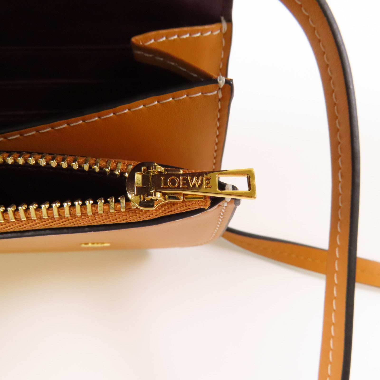 LOEWE【激減優惠】 牛皮皮革Shoulder Bag金扣肩背袋