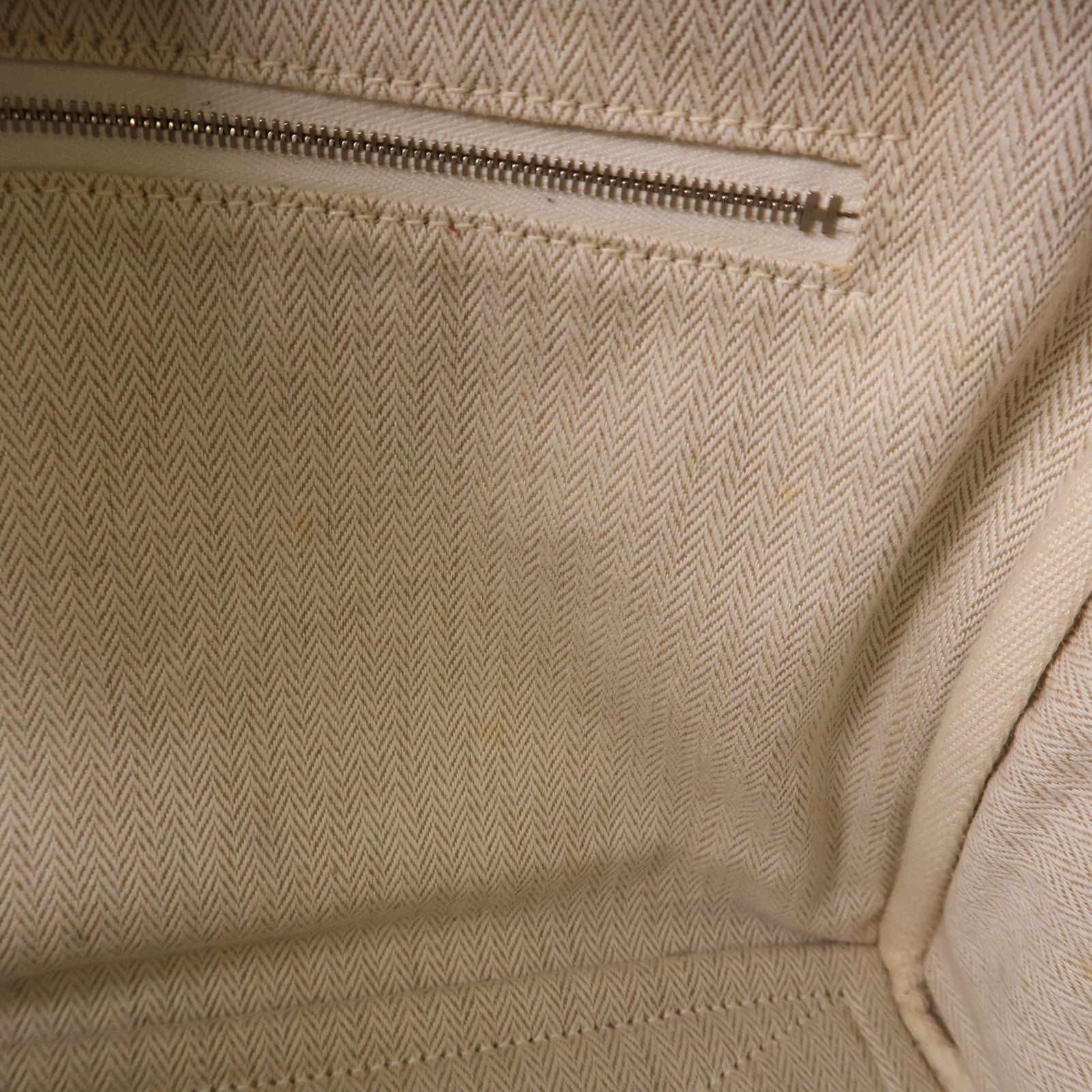 HERMES Clemence皮革Victoria 35銀扣肩背袋Rubis