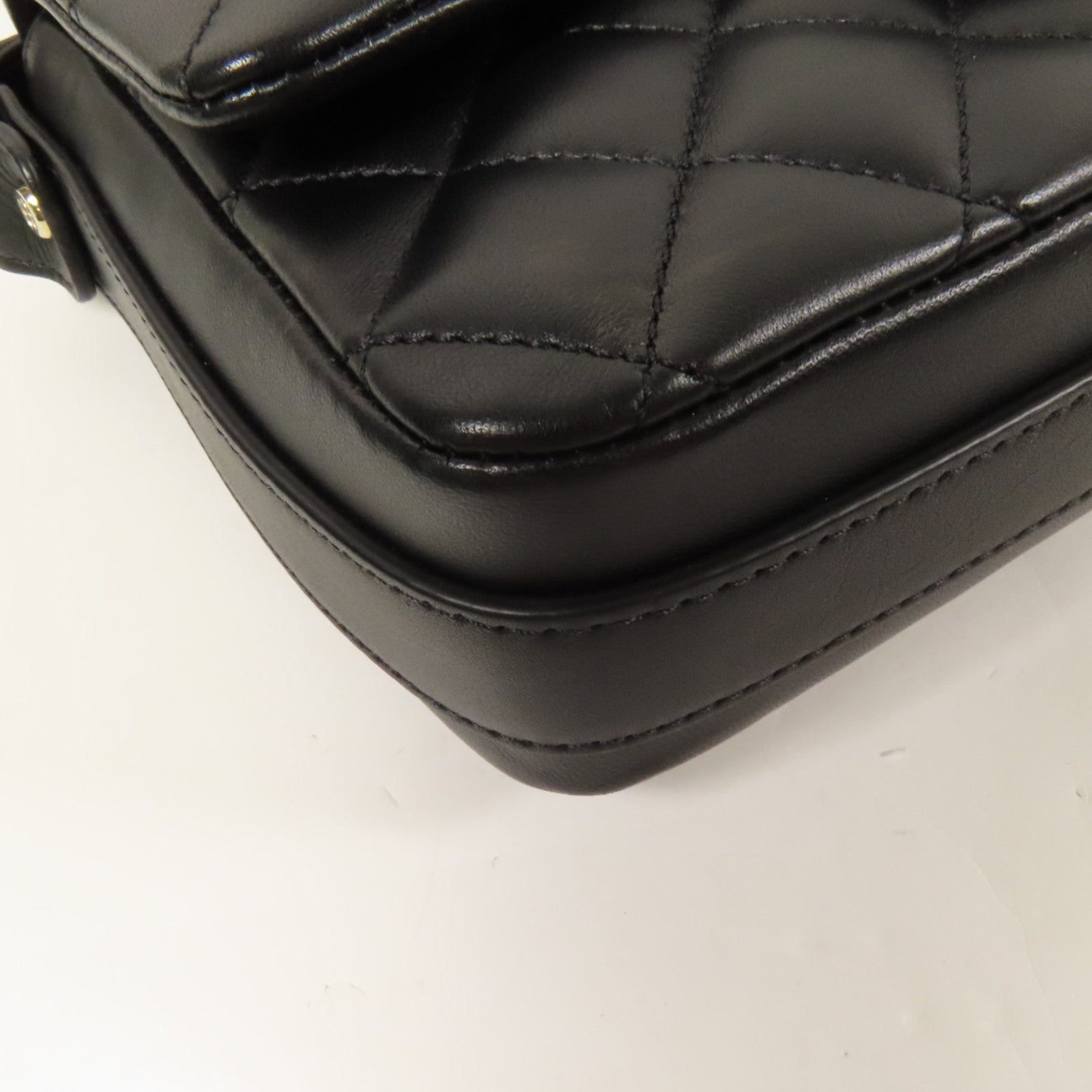 CHANEL 羊皮皮革Shoulder Bag金扣肩背袋