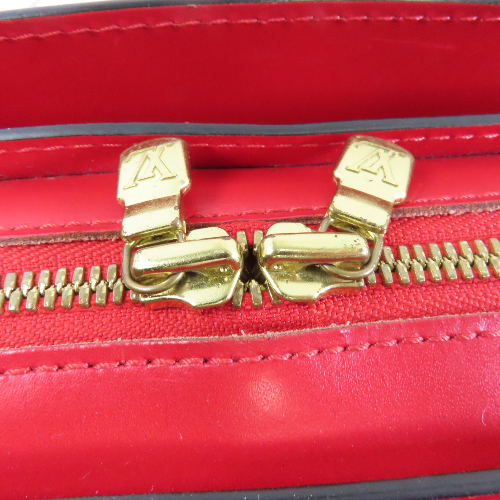 LOUIS VUITTON Epi Pont Neuf金扣手挽袋紅色