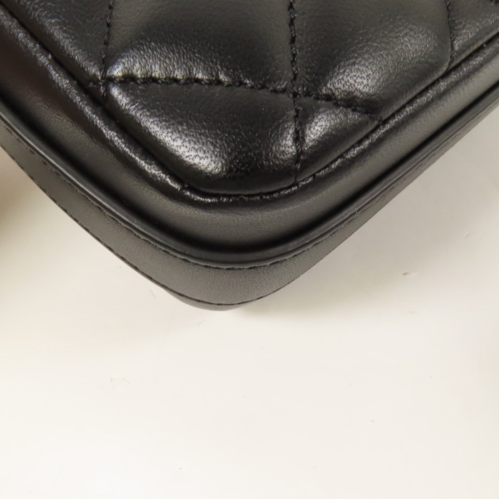 CHANEL 羊皮皮革Shoulder Bag金扣肩背袋