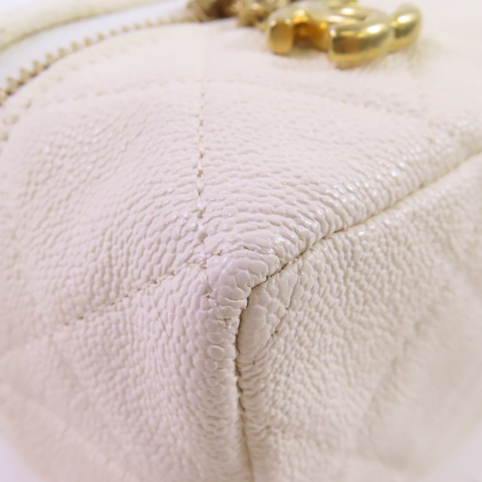 CHANEL 菱格牛皮皮革Chain Shoulder Bag金扣鏈帶肩背袋白色