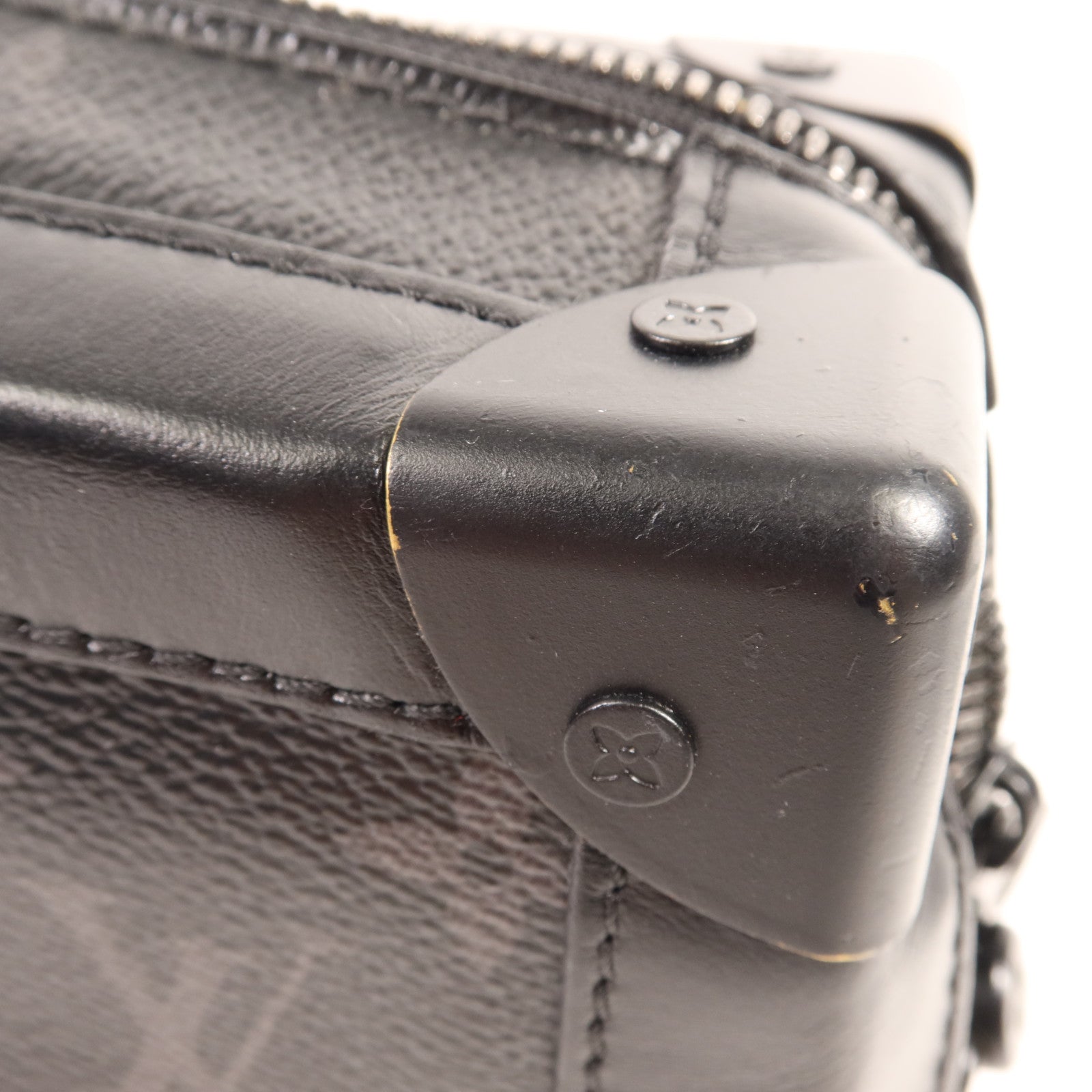 LOUIS VUITTON Monogram Eclipse Soft Trunk肩背袋