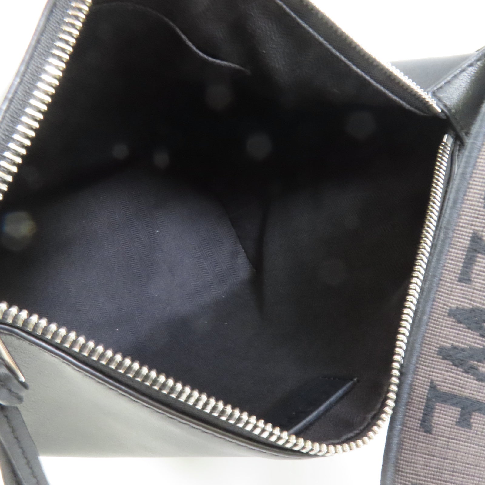 LOEWE 【激減優惠】牛皮皮革Cubi肩背袋