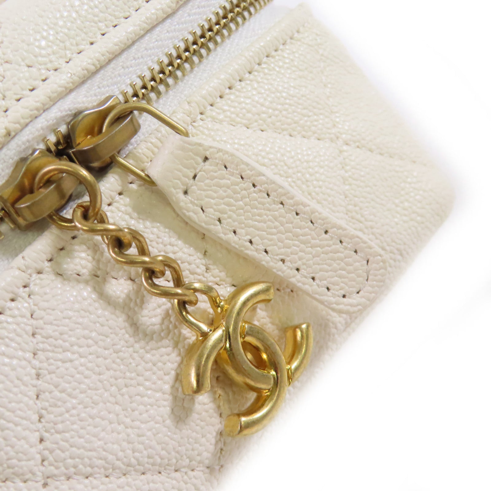 CHANEL 菱格牛皮皮革Chain Shoulder Bag金扣鏈帶肩背袋白色