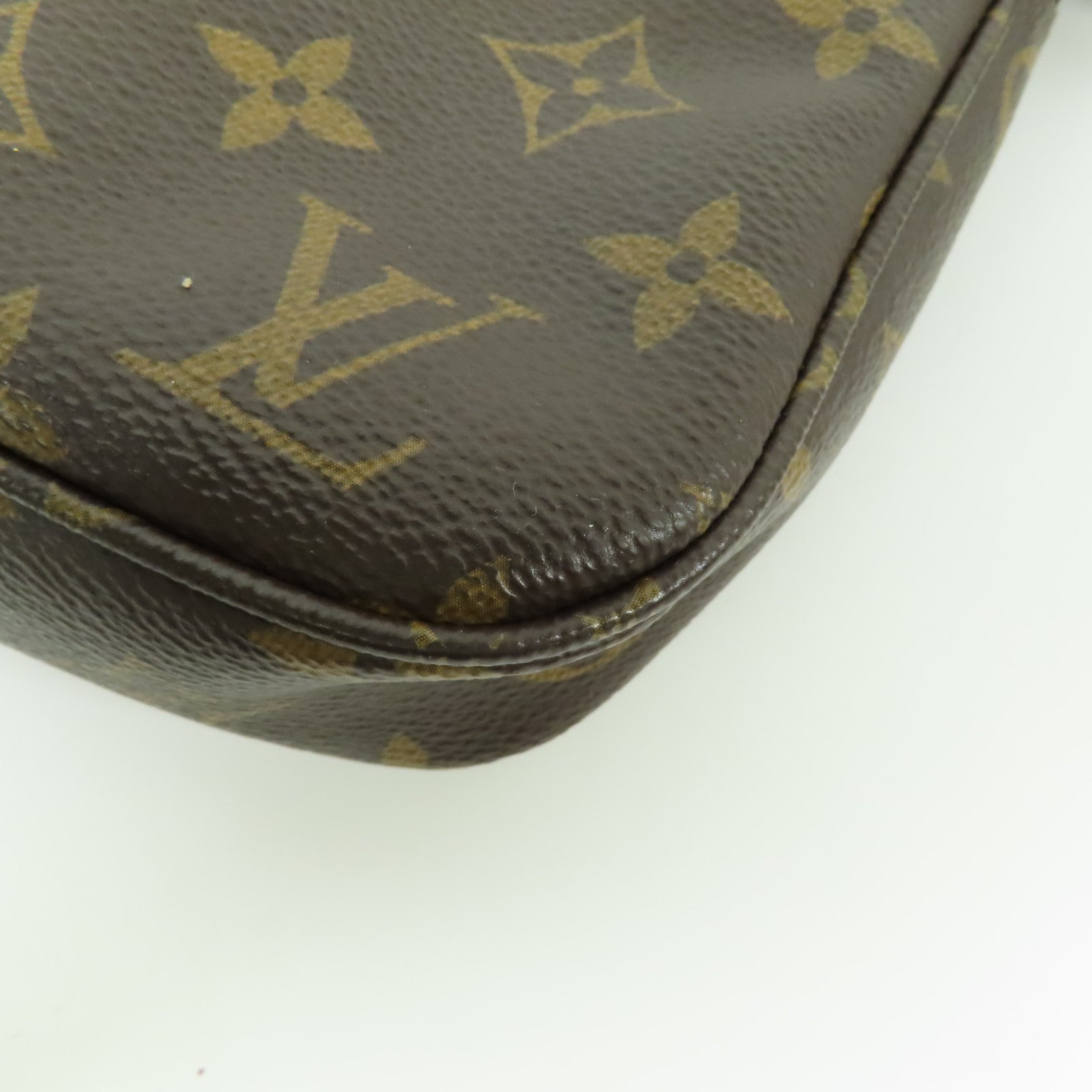 LOUIS VUITTON Monogram Pochette Accessoires金扣手挽袋
