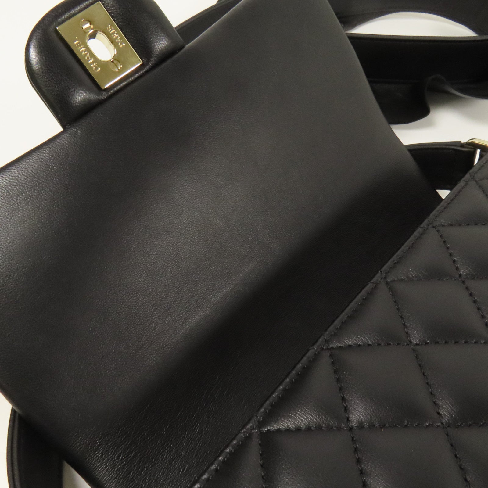 CHANEL 羊皮皮革Shoulder Bag金扣肩背袋