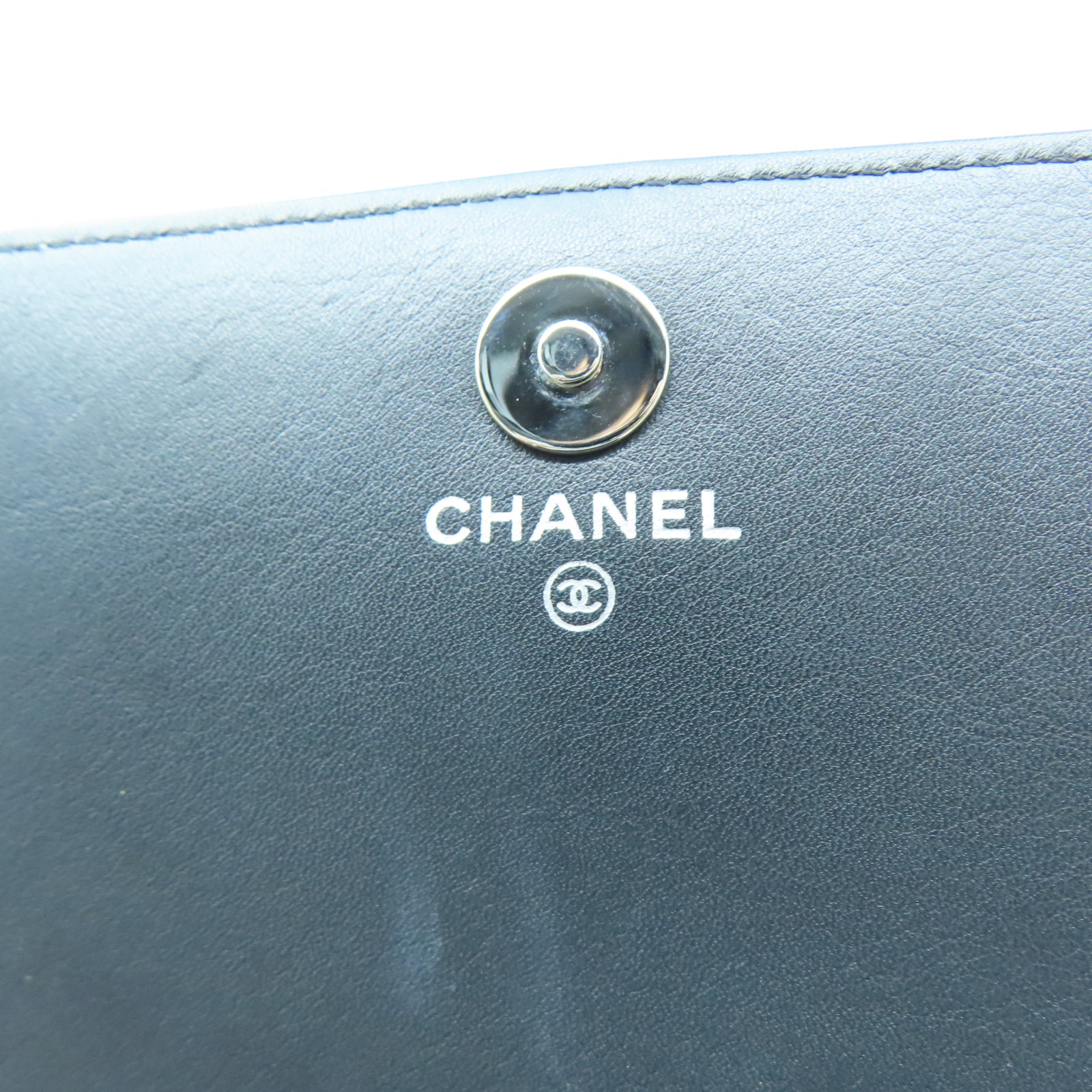 CHANEL 【清倉大減價】漆皮皮革Wallet on Chain銀扣鏈帶肩背袋黑色