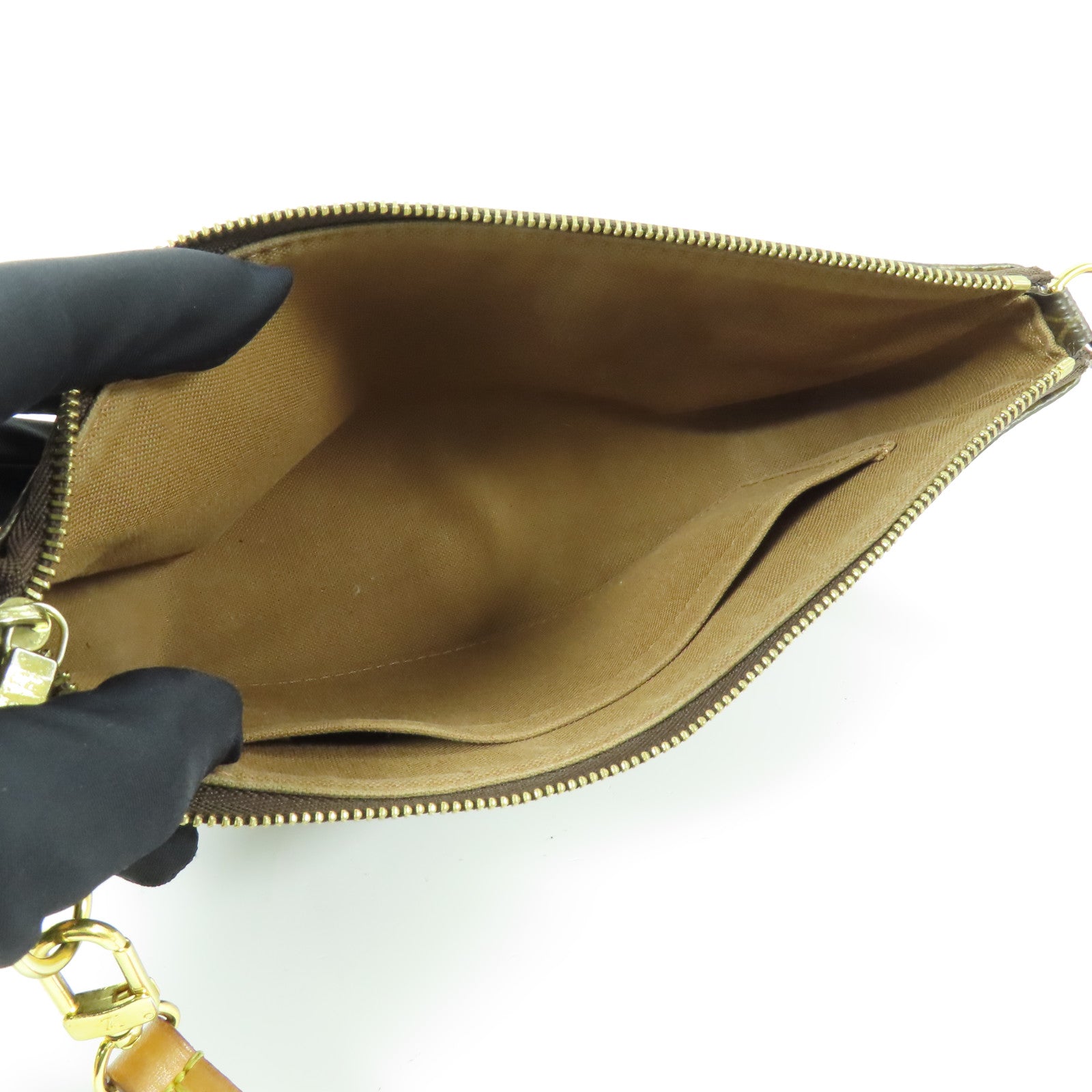 LOUIS VUITTON Monogram Pochette Accessoires金扣手挽袋