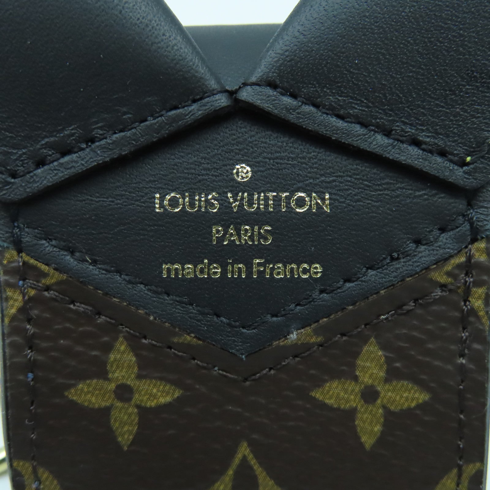 LOUIS VUITTON 【激減優惠】Monogram Earphone Case金扣耳機套啡色