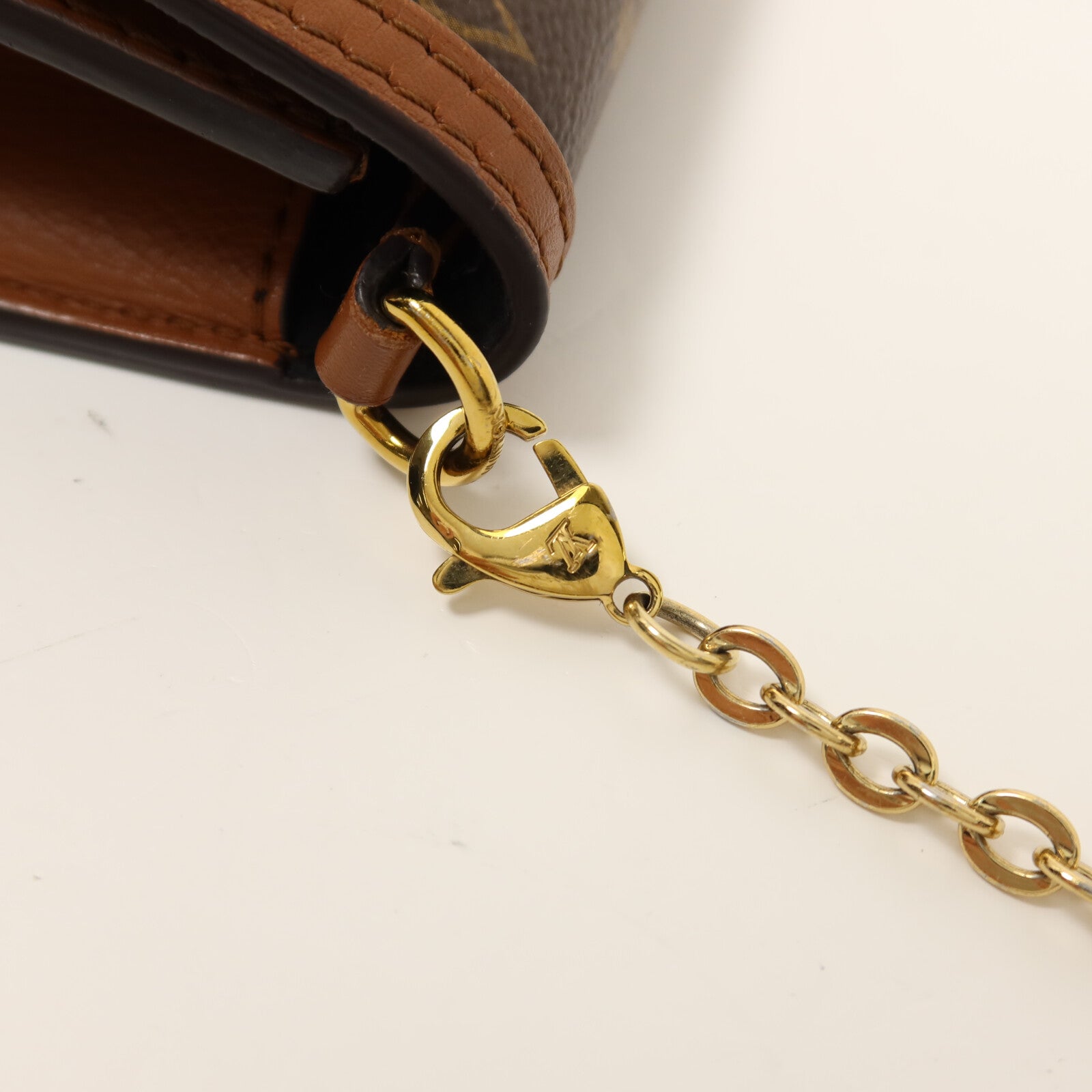 LOUIS VUITTON 【激減優惠】Monogram Reverse Dauphine金扣鏈帶肩背袋