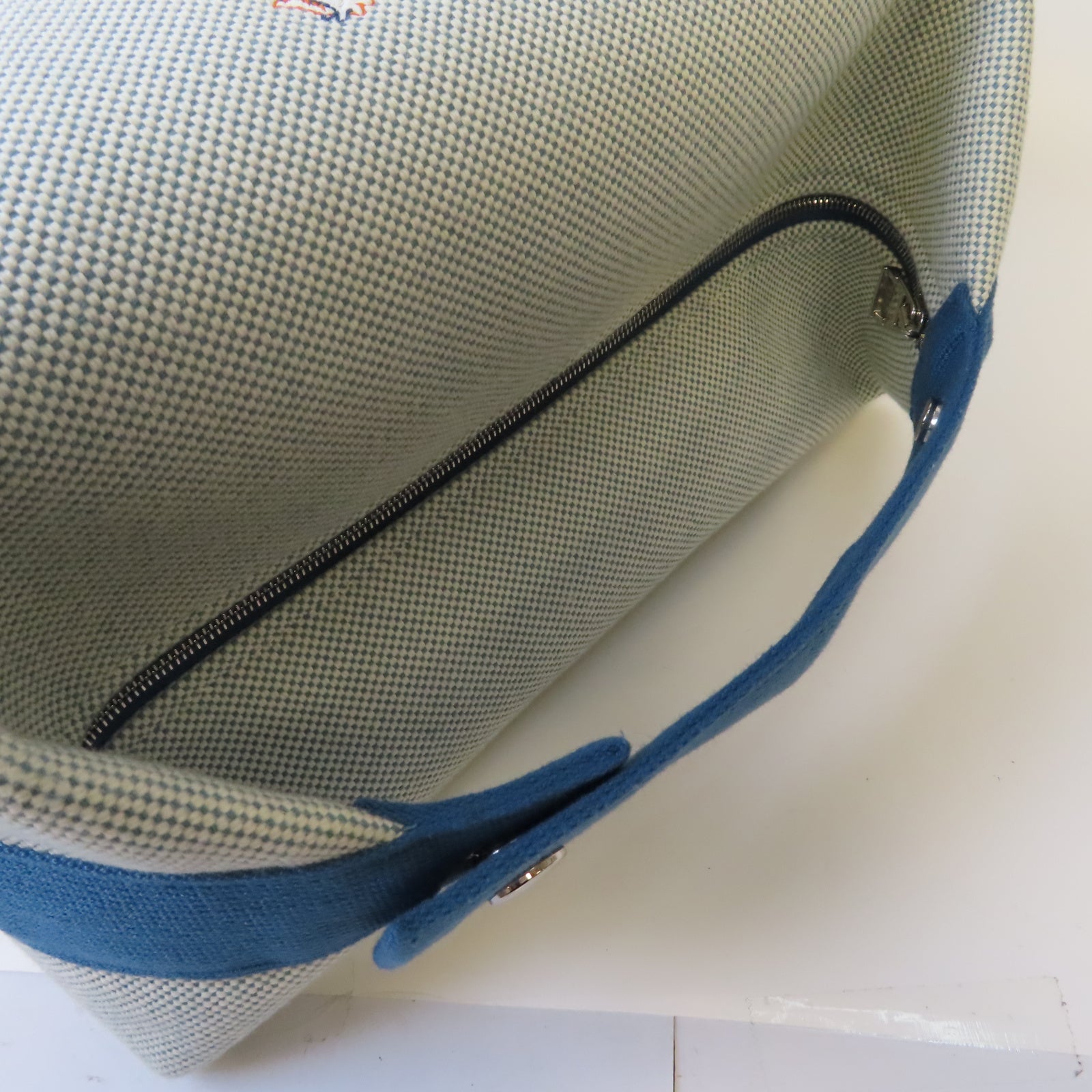 HERMES 帆布Bride A Brac Cabriole Case銀扣手挽袋米色/藍色