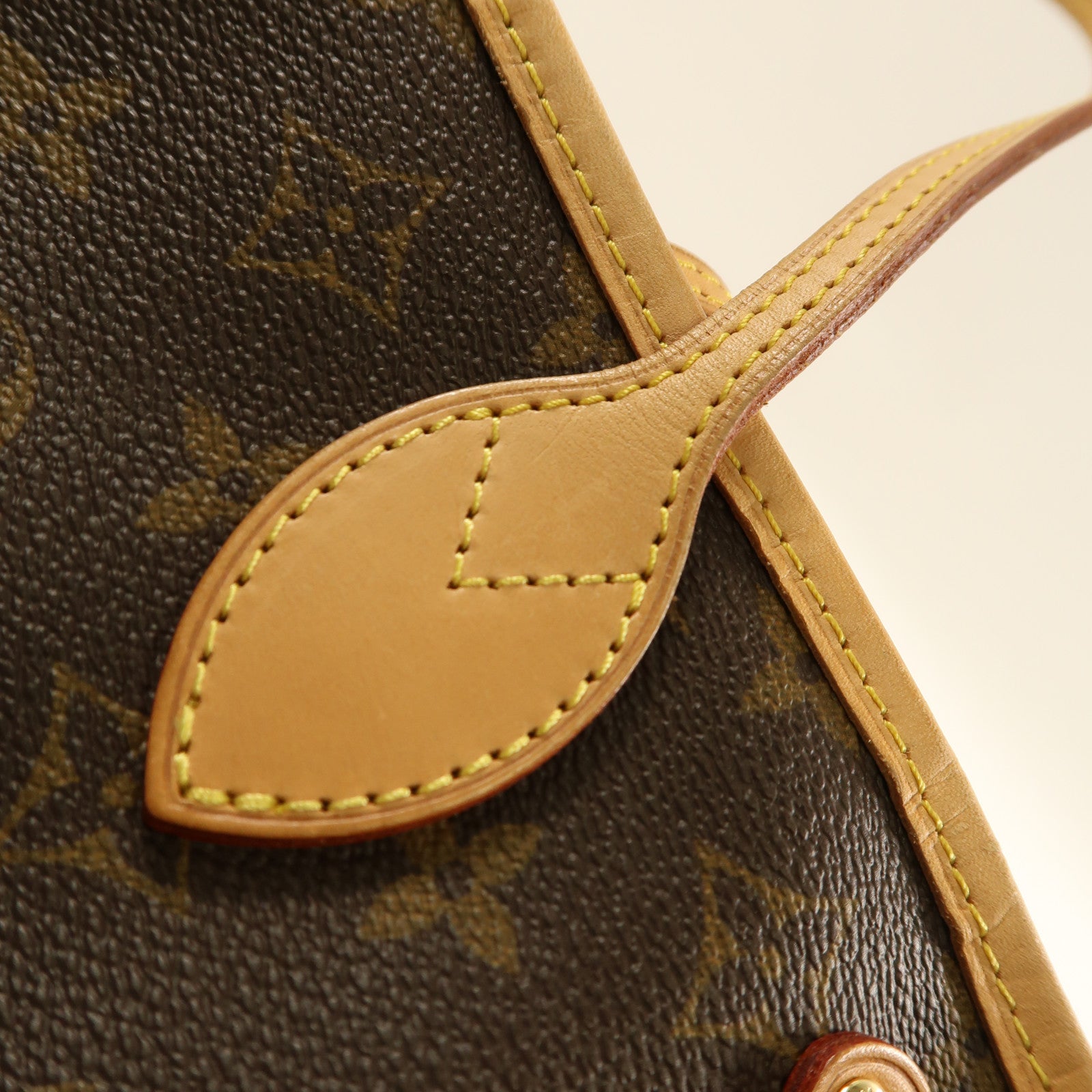 LOUIS VUITTON Monogram Neverfull PM金扣手挽袋啡色