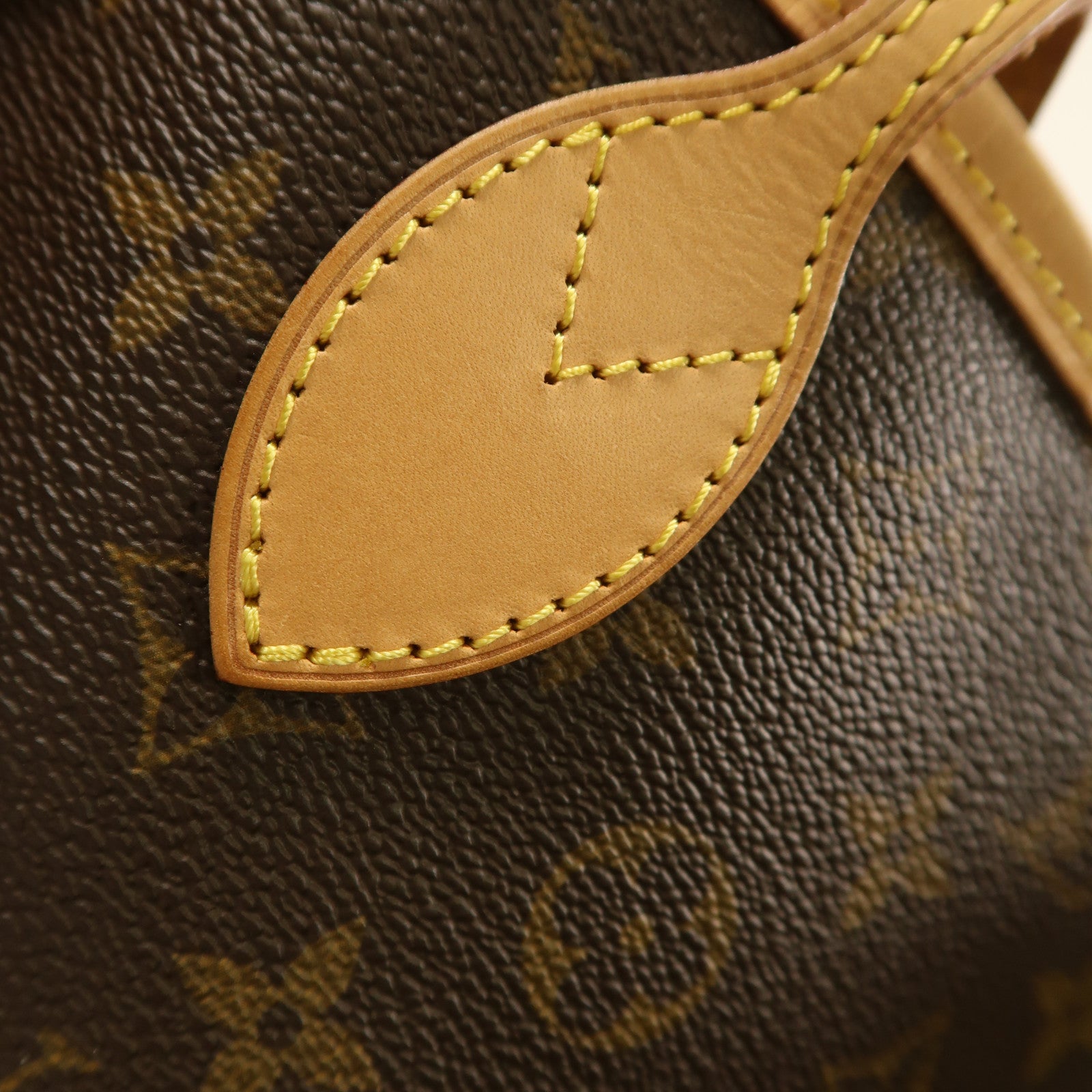 LOUIS VUITTON Monogram Neverfull PM金扣手挽袋啡色