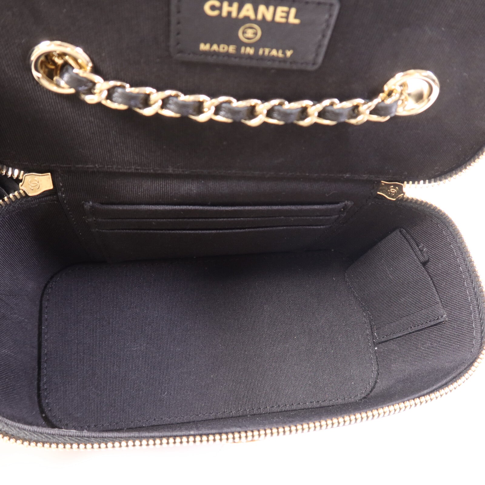 CHANEL 牛皮皮革Vanity Case銀扣鏈帶肩背袋