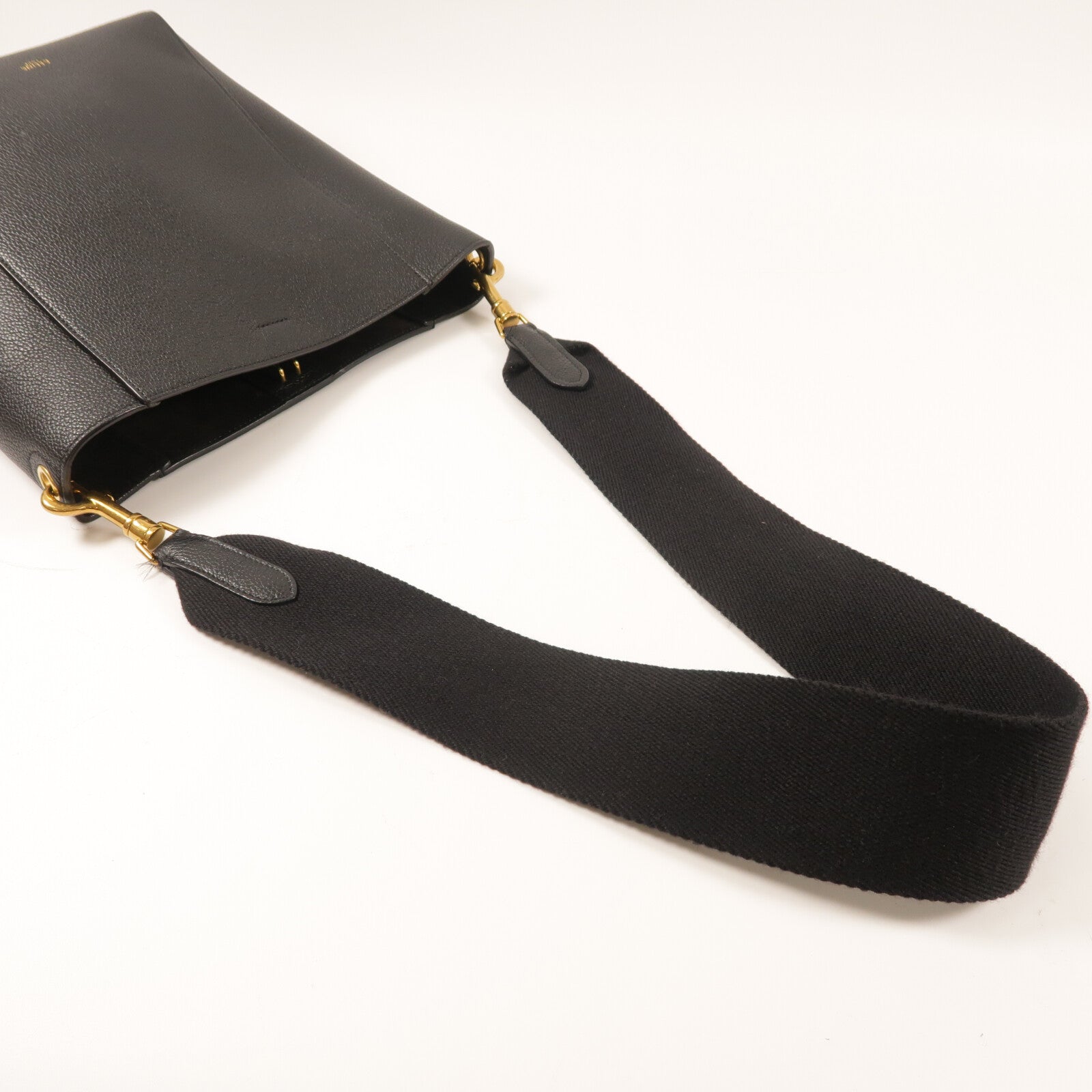 CELINE 牛皮皮革Sangle Bucket金扣肩背袋