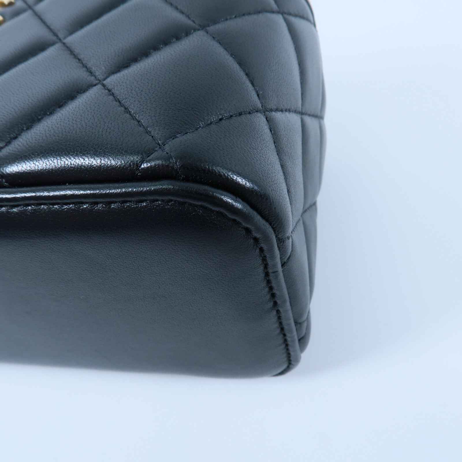 CHANEL 羊皮皮革Vanity Case鏈帶手挽肩背兩用袋