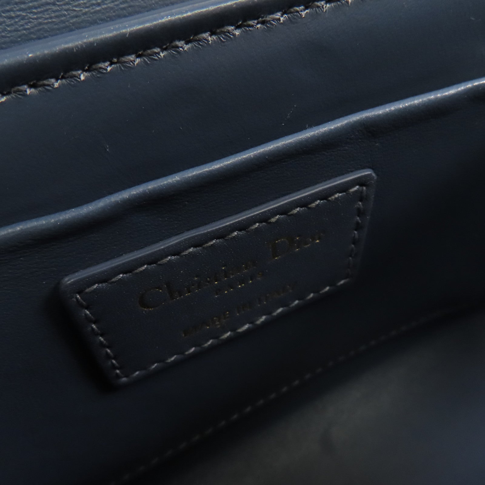 Dior 牛皮皮革30 Montaigne金扣肩背袋